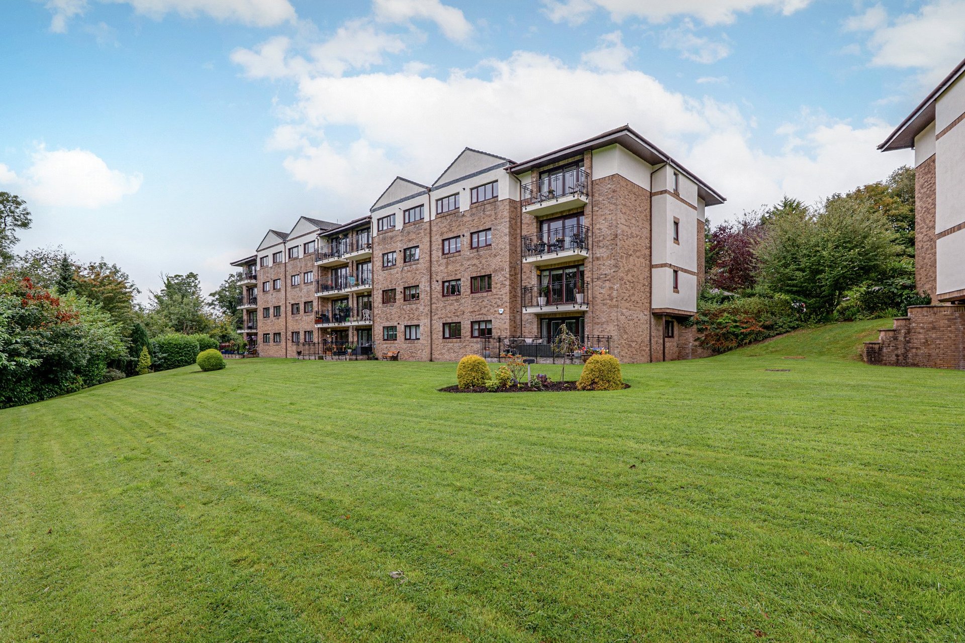 39 Ravenscourt, Thorntonhall, Glasgow, South Lanarkshire, G74 5AZ - Picture #2