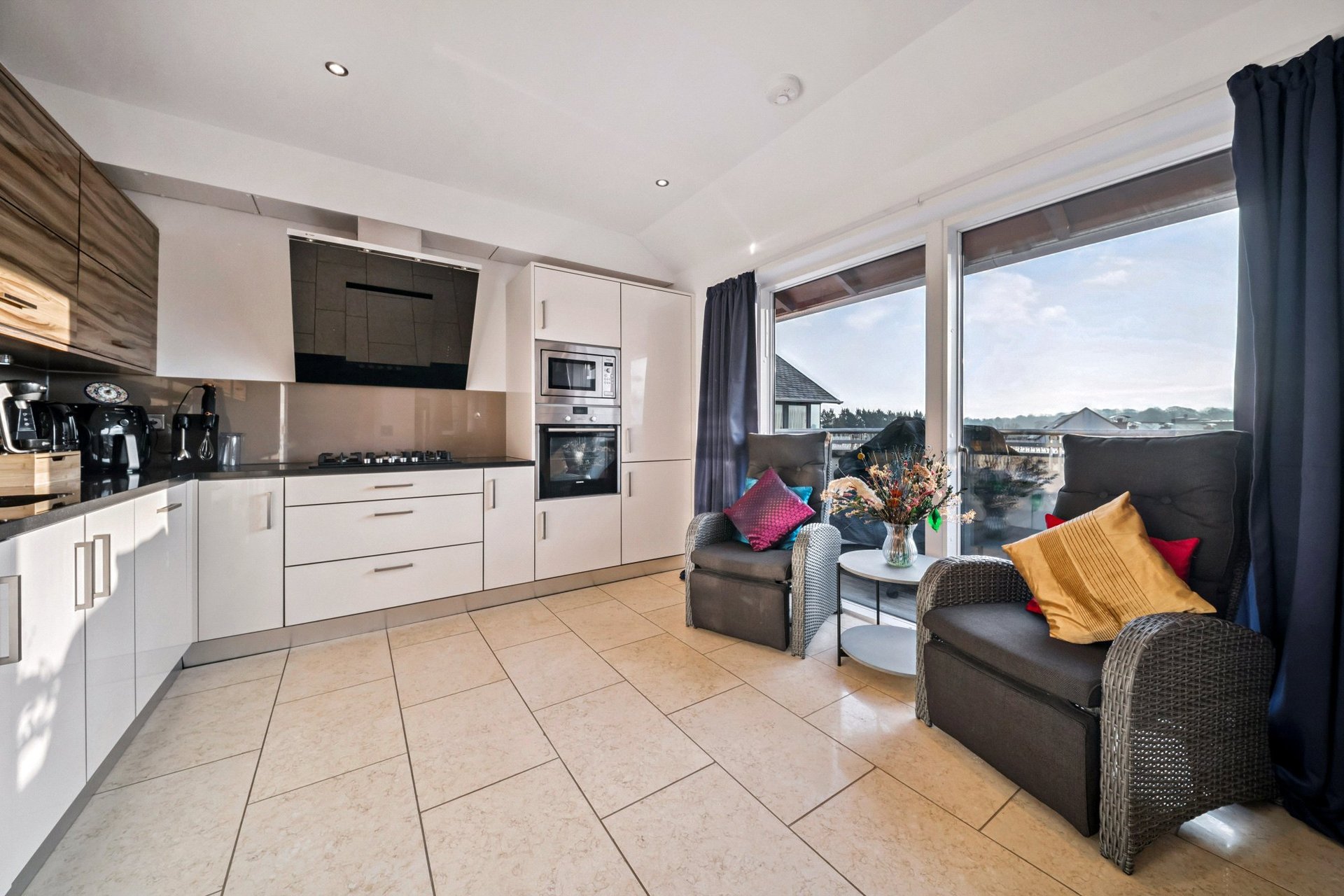 Flat 13, 29 Brighouse Park Cross, Edinburgh, EH4 6GW - Picture #4