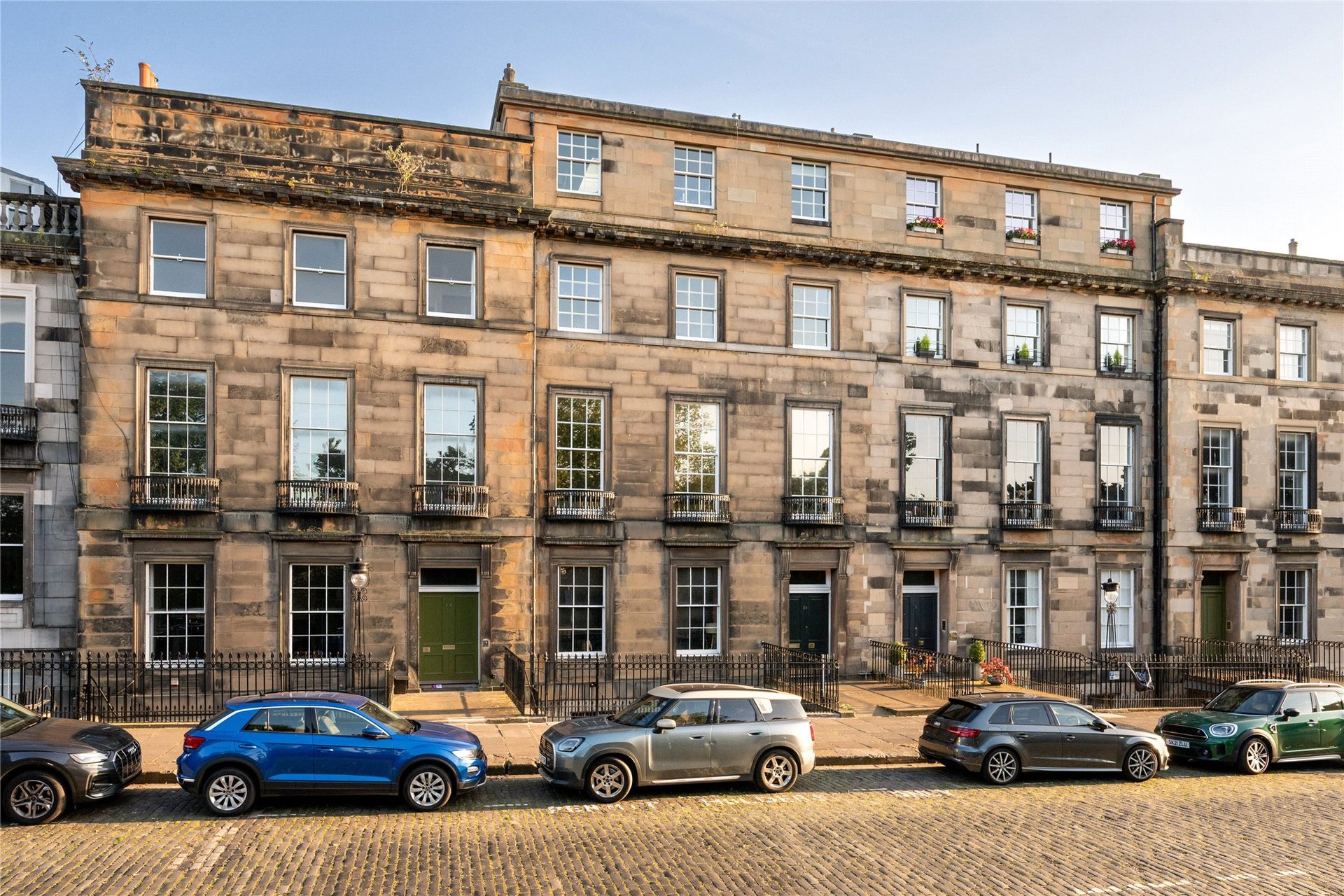 15/2 Carlton Terrace, Edinburgh, EH7 5DD - Picture #1