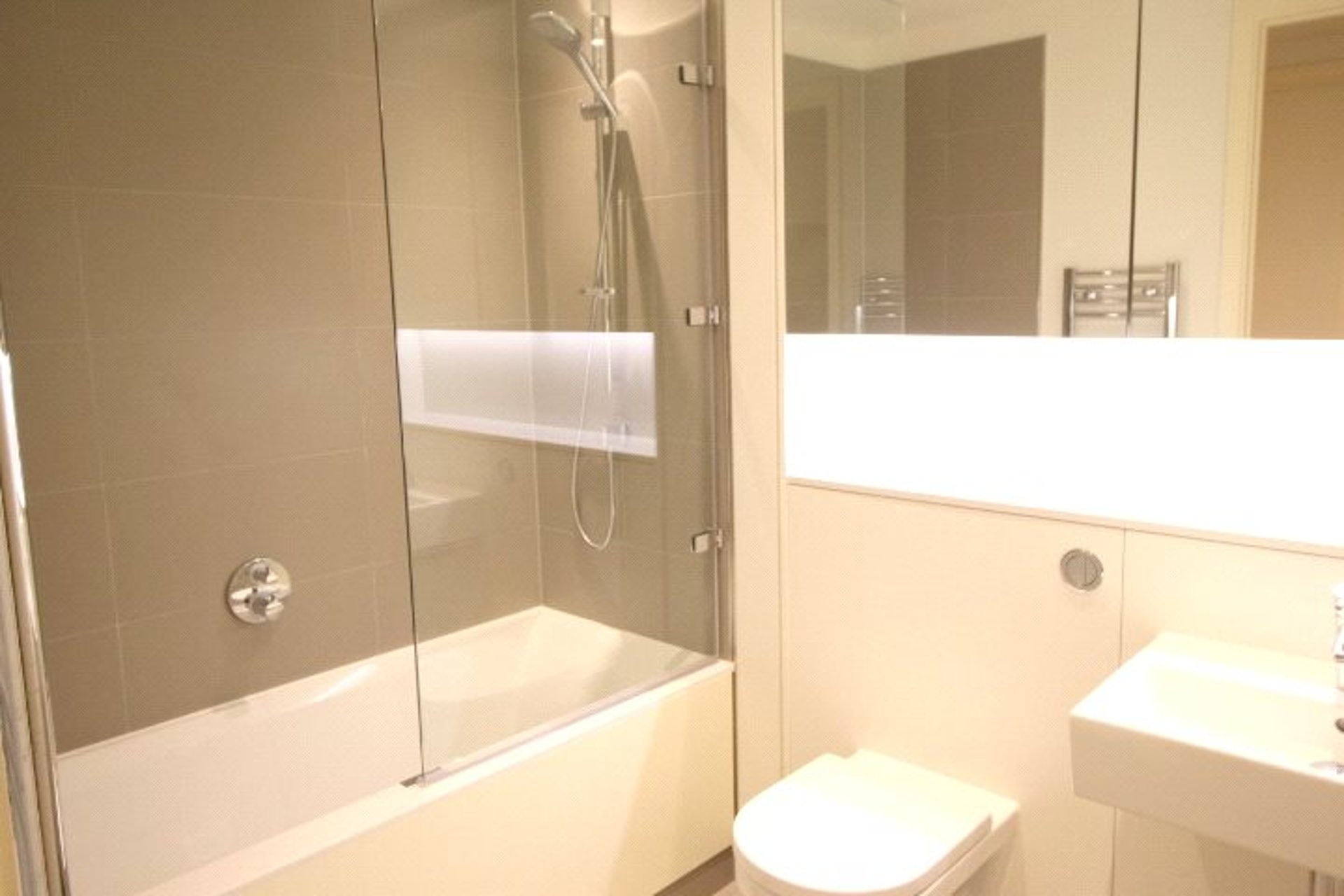 Flat 34, 4 Simpson Loan, Quartermile, Edinburgh, EH3 9GY - Picture #11