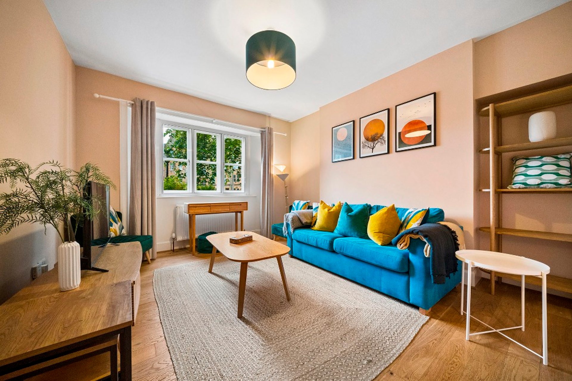 Meadowbank Lodge, 1 Duke's Walk, Meadowbank, Edinburgh, EH8 7AT - Picture #2