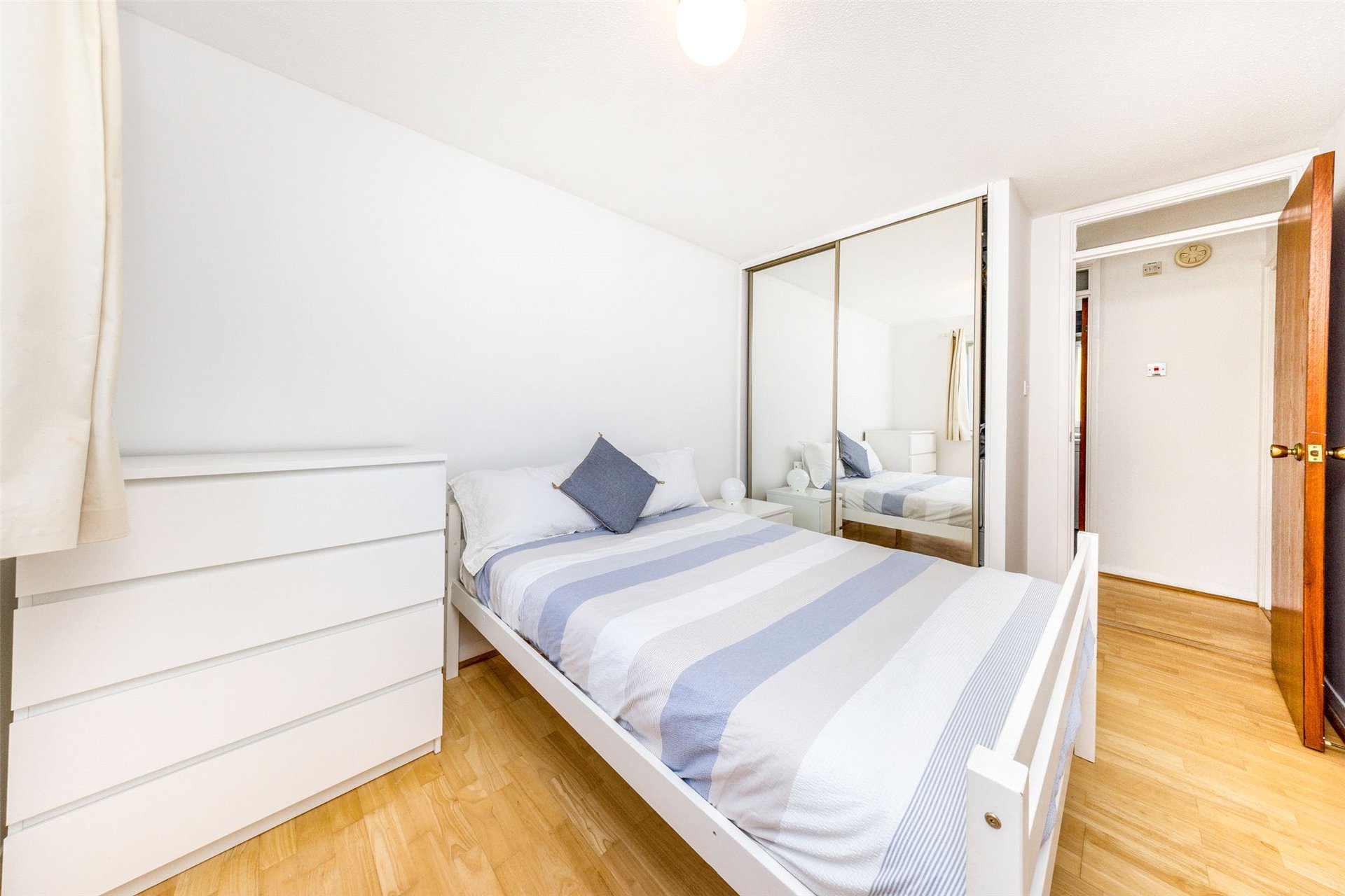 Flat 2/2, 17 Overnewton Square, Yorkhill, Glasgow, G3 8RW - Picture #10