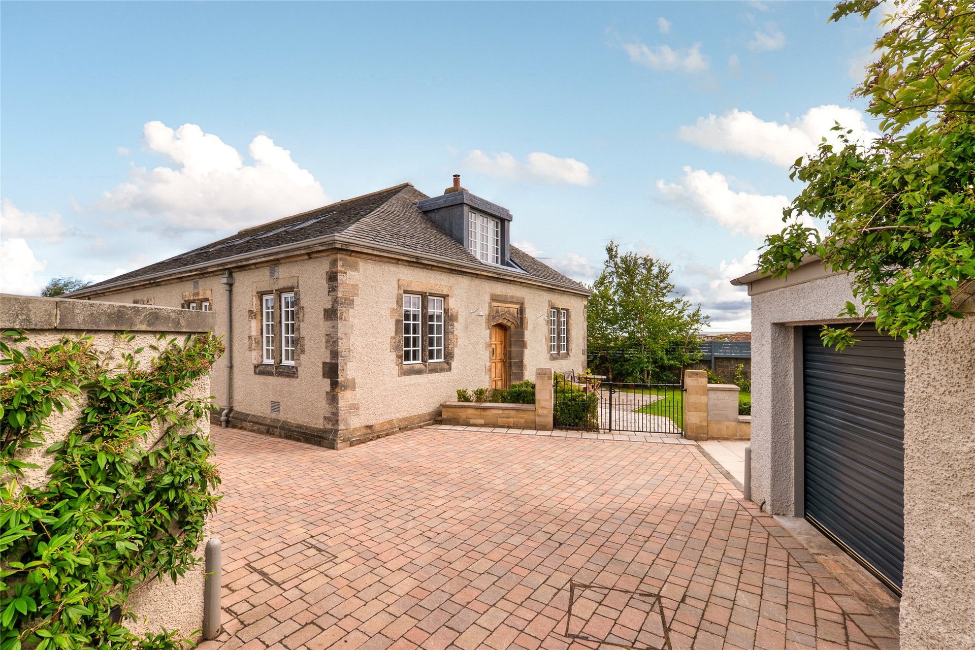 9b Park Crescent, Liberton, Edinburgh, EH16 6JD - Picture #1