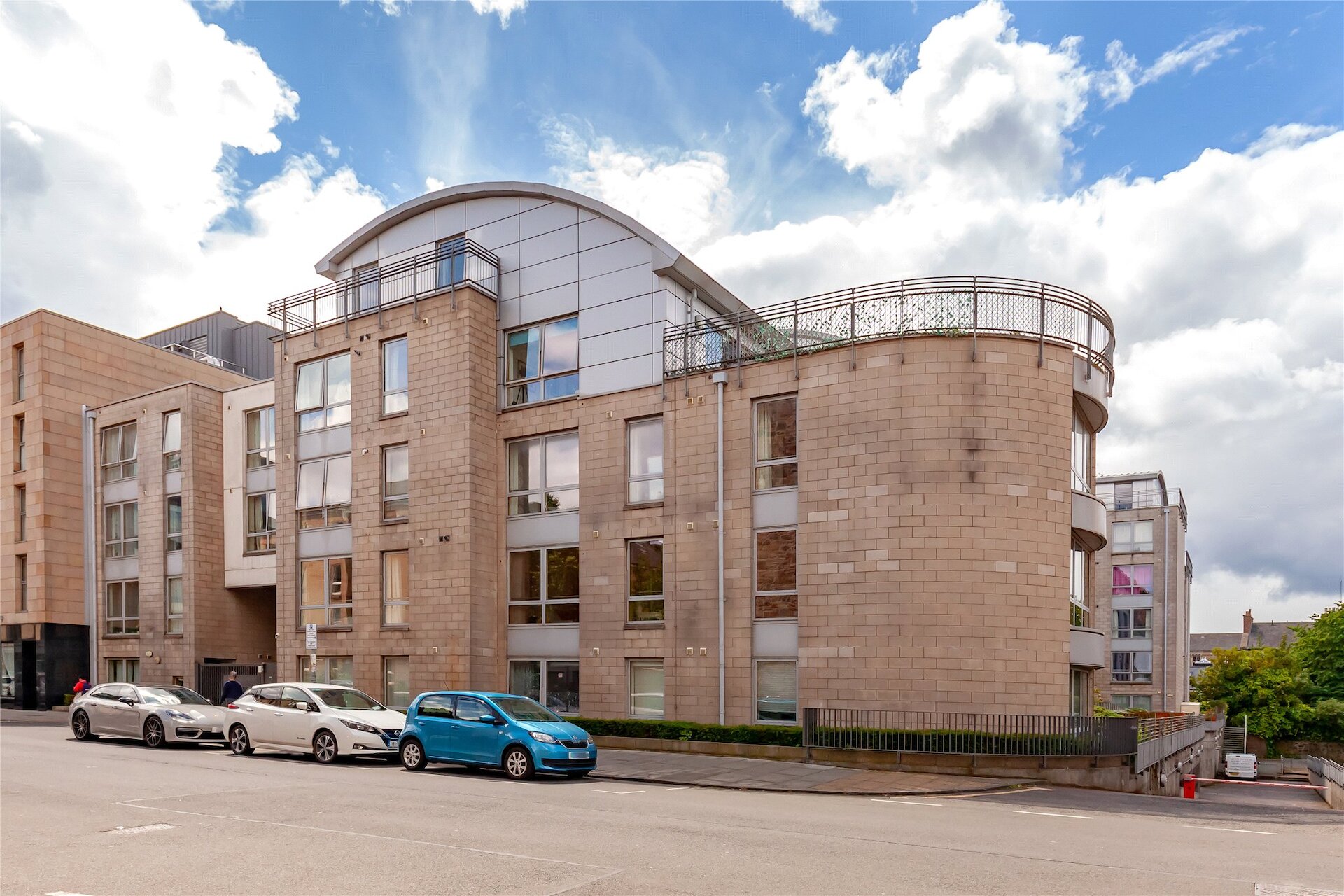 43/15 Gardner's Crescent, Edinburgh, EH3 8DG - Picture #1