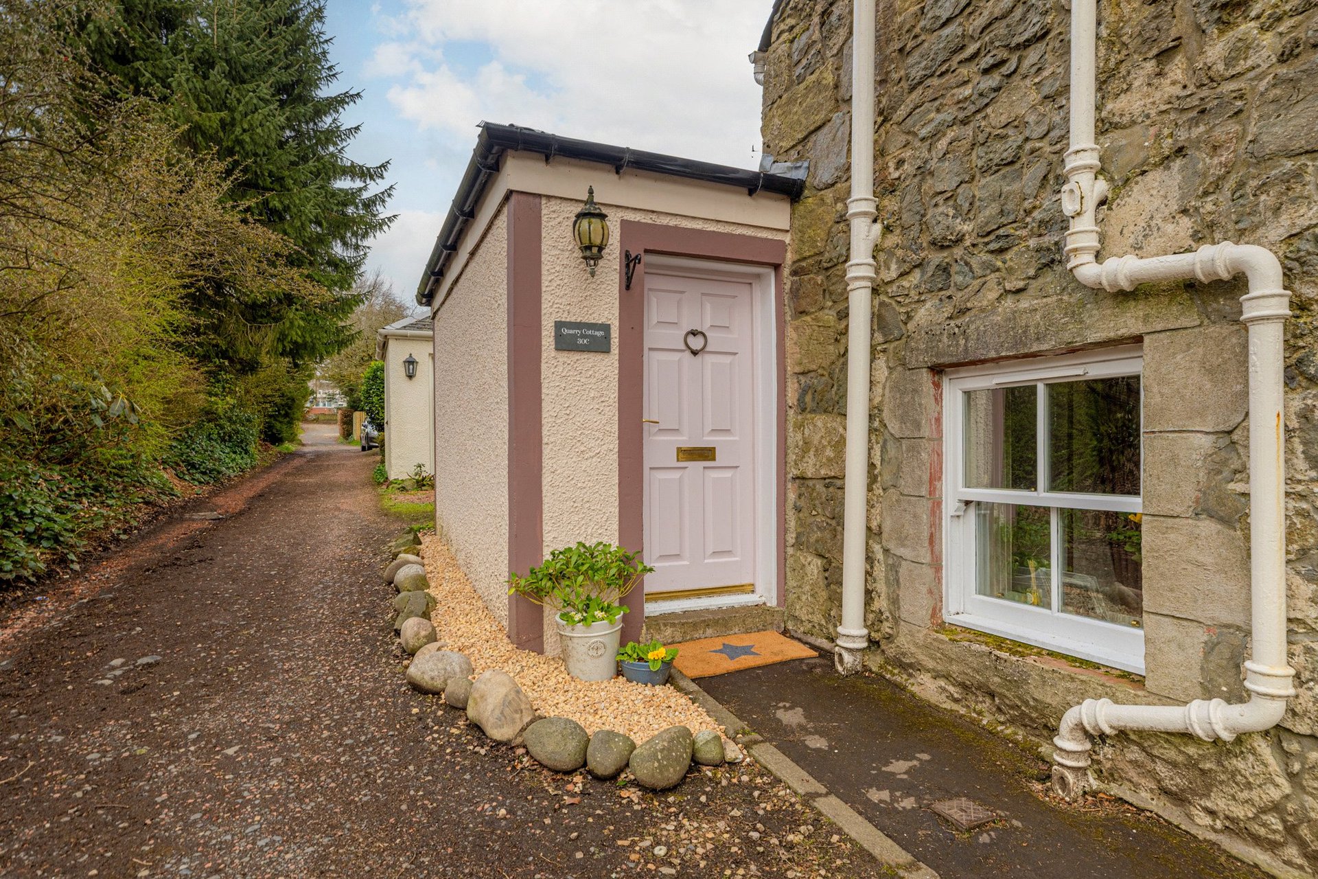 Quarry Cottage, 30C Polnoon Street, Eaglesham, East Renfrewshire, G76 0BG - Picture #2