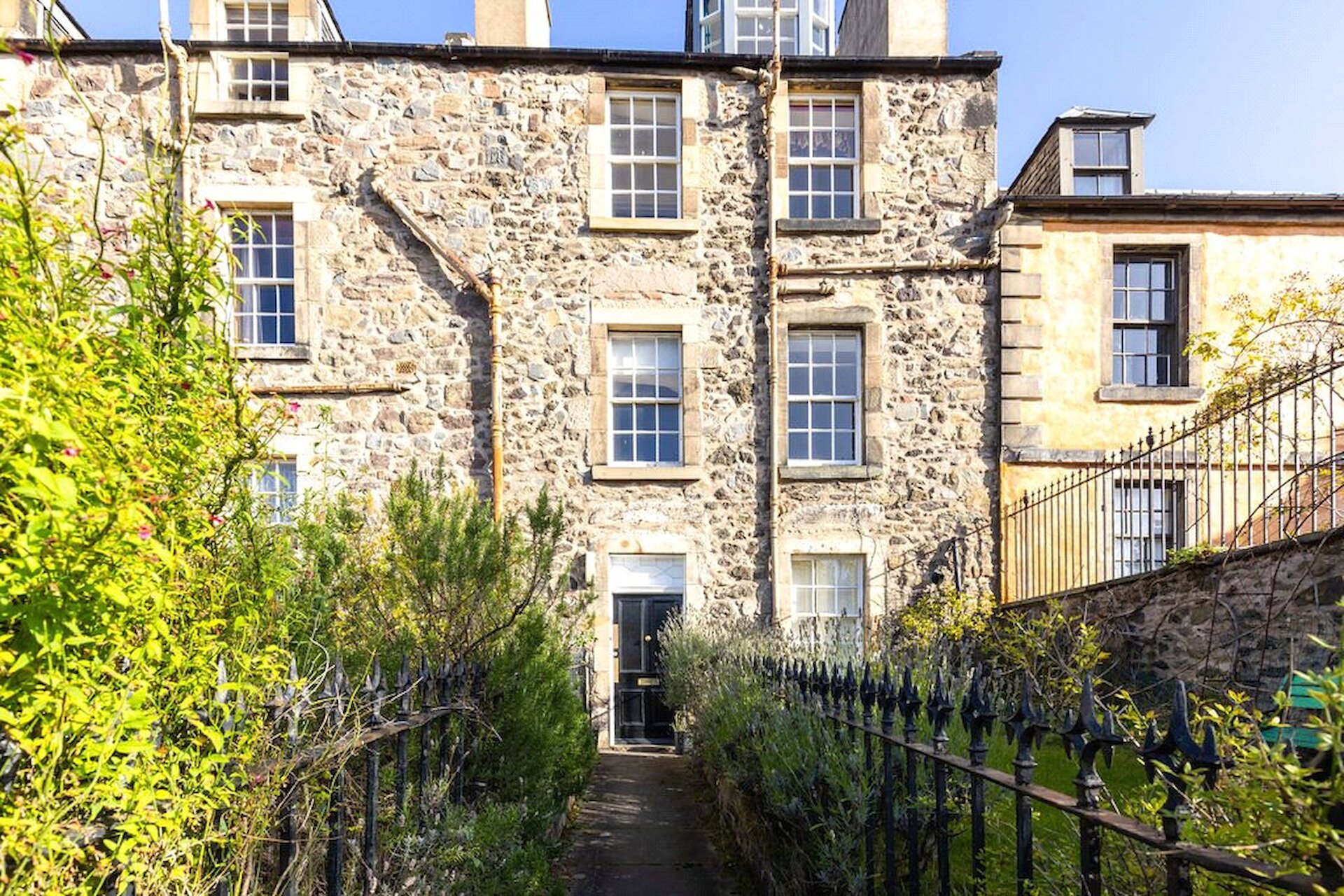 Flat 2, 26 Calton Hill, Calton Hill, Edinburgh, EH1 3BJ - Picture #1
