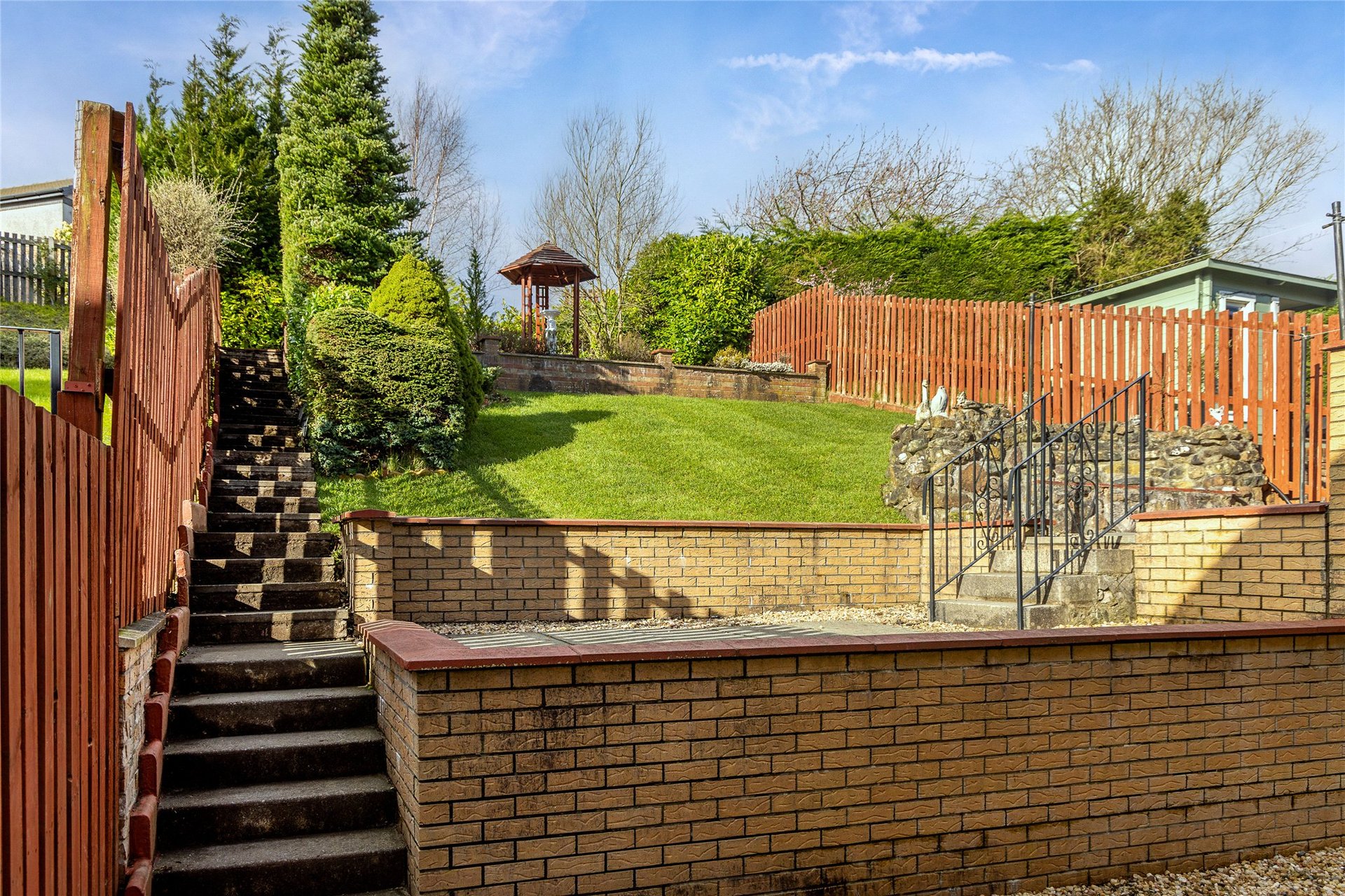 18 Dumbrock Road, Milngavie, G62 7RB - Picture #3