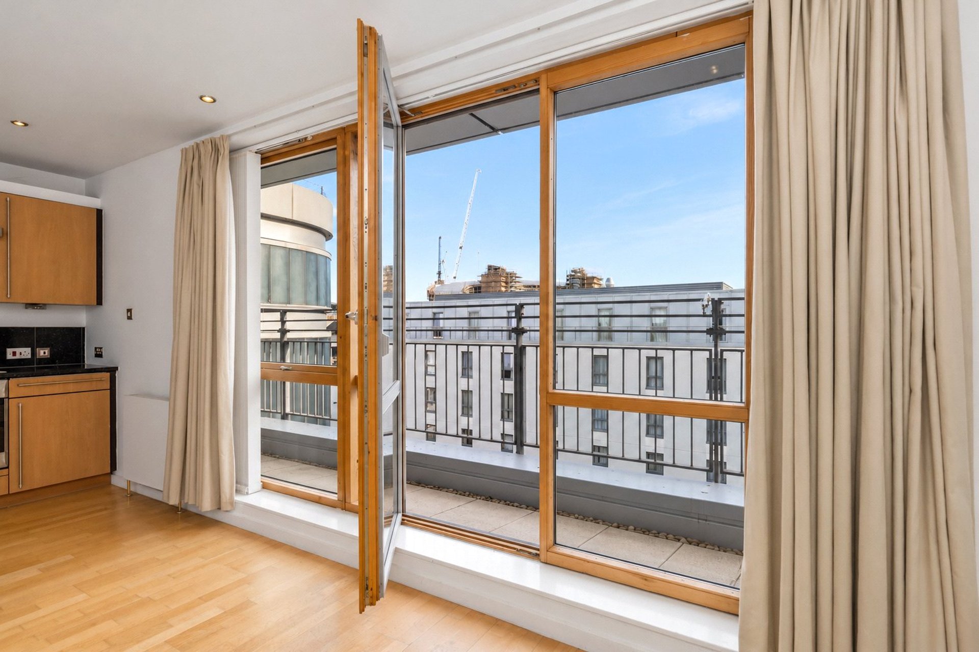 Flat 17, 39 Gardner's Crescent, Edinburgh, EH3 8DG - Picture #11
