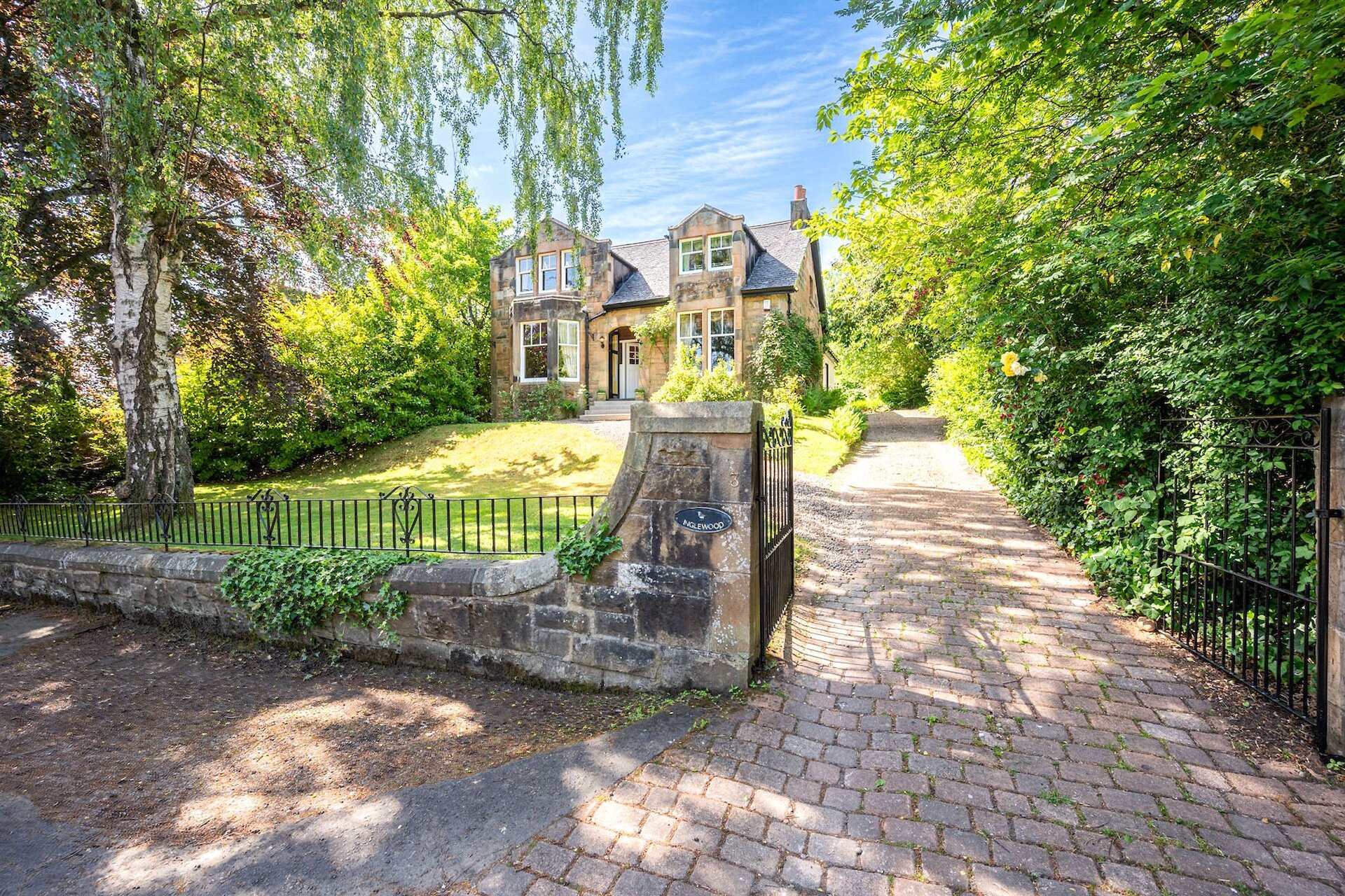 Inglewood, 3 Eglinton Drive, Giffnock, Glasgow, East Renfrewshire, G46 7NQ - Picture #1
