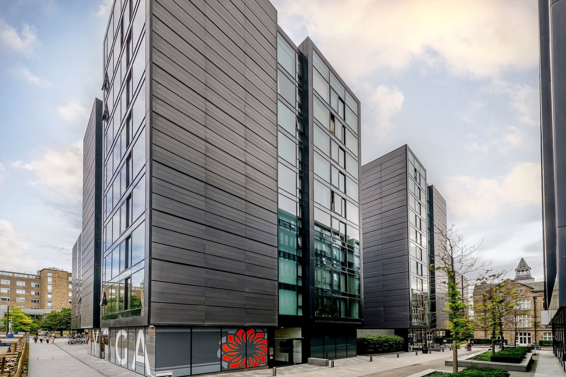 Flat 10, 35 Simpson Loan, Quartermile, Edinburgh, EH3 9GH - Picture #1