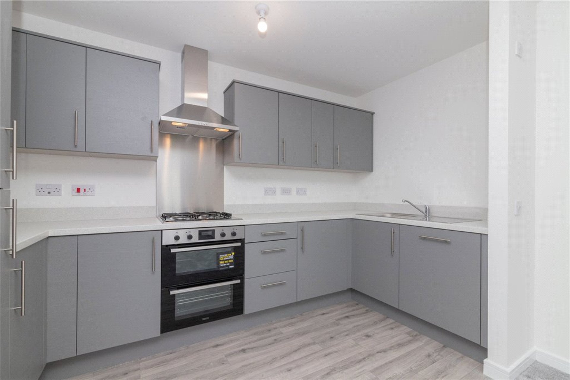 Flat 3/2, 233B Thornliebank Road, Glasgow, G46 7RG - Picture #6