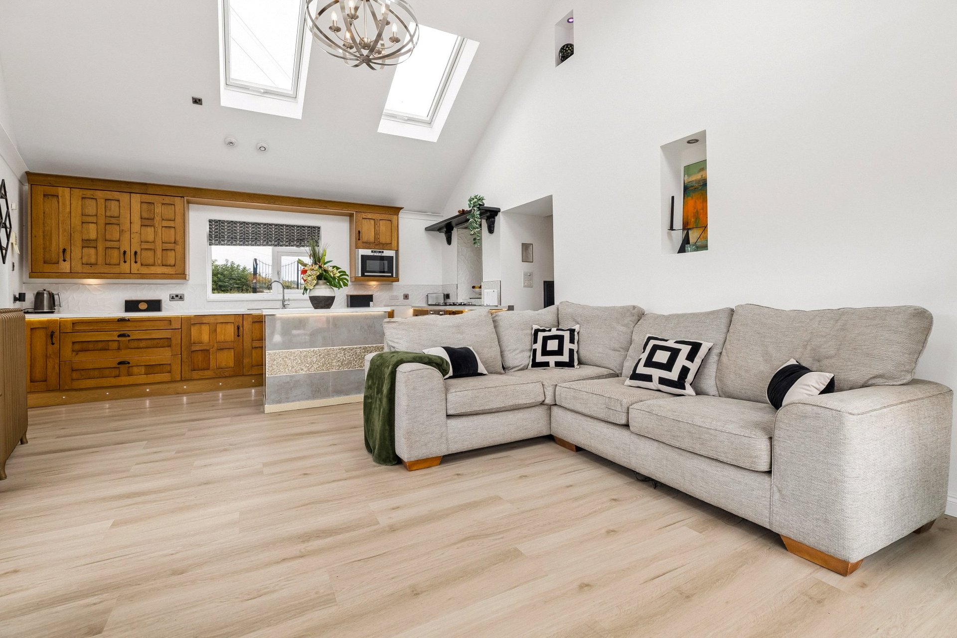Motu-Whare, Cochno Road, Hardgate, West Dunbartonshire, G81 6PR - Picture #13