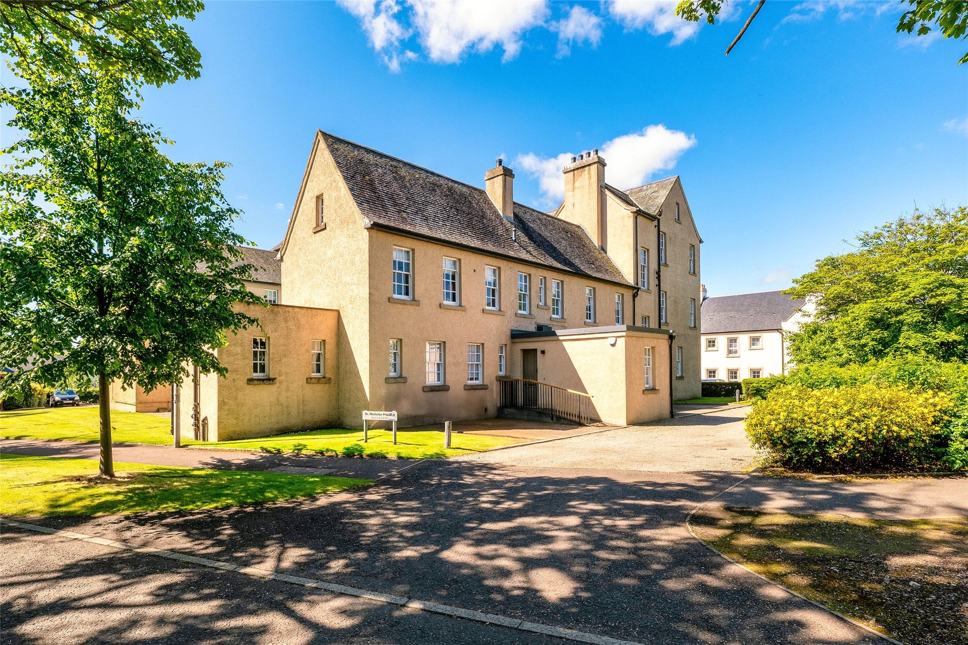4 St. Nicholas House, Abbey Park Avenue, St. Andrews, Fife, KY16 9LQ - Picture #1