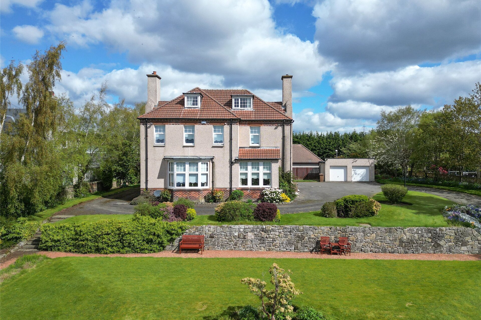 Hillcrest House, 54 Carnock Road, Dunfermline, Fife, KY12 9NT - Picture #1