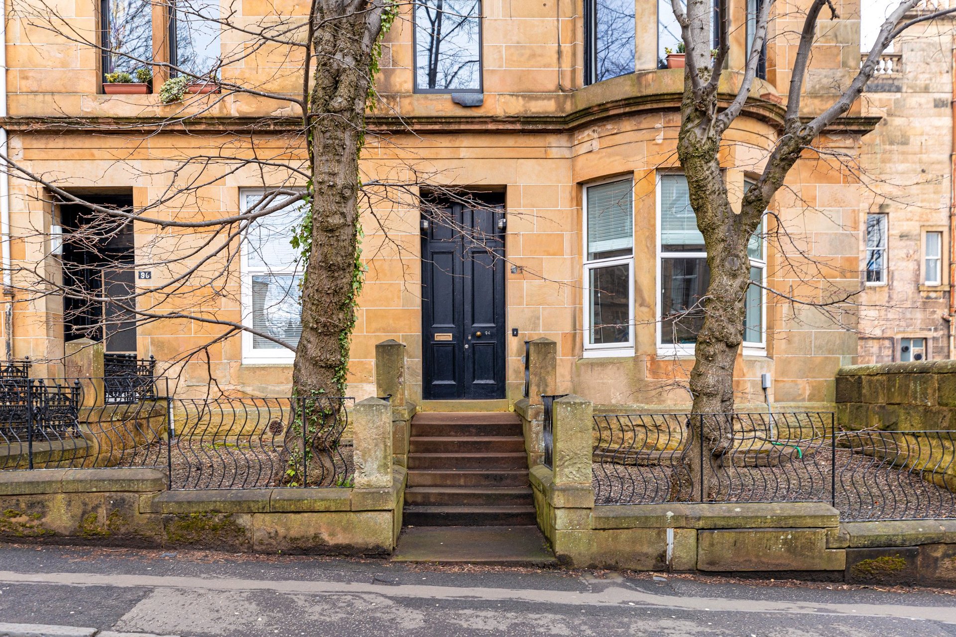 Main Door, 94 Gibson Street, Hillhead, Glasgow, G12 8LD - Picture #2