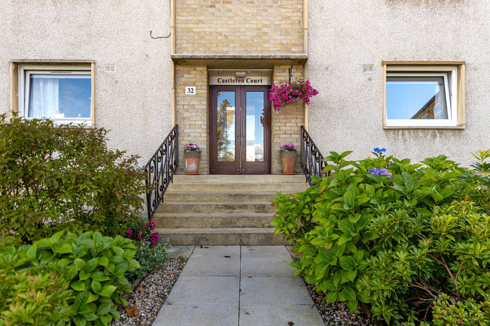32B Castleton Court, Castleton Drive, Newton Mearns, Glasgow, G77 5LF - Picture #3