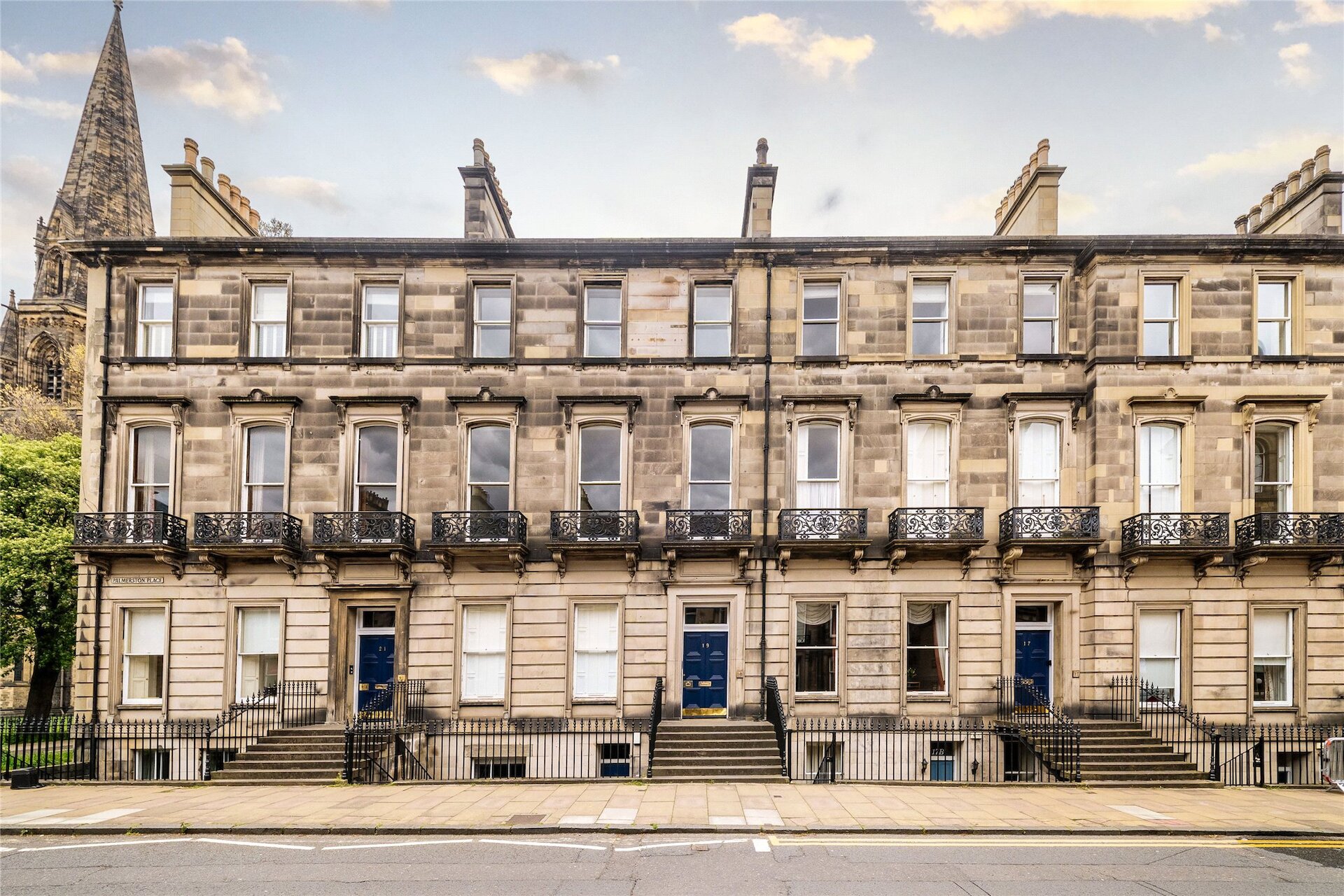19/2 Palmerston Place, Edinburgh, EH12 5AF - Picture #1