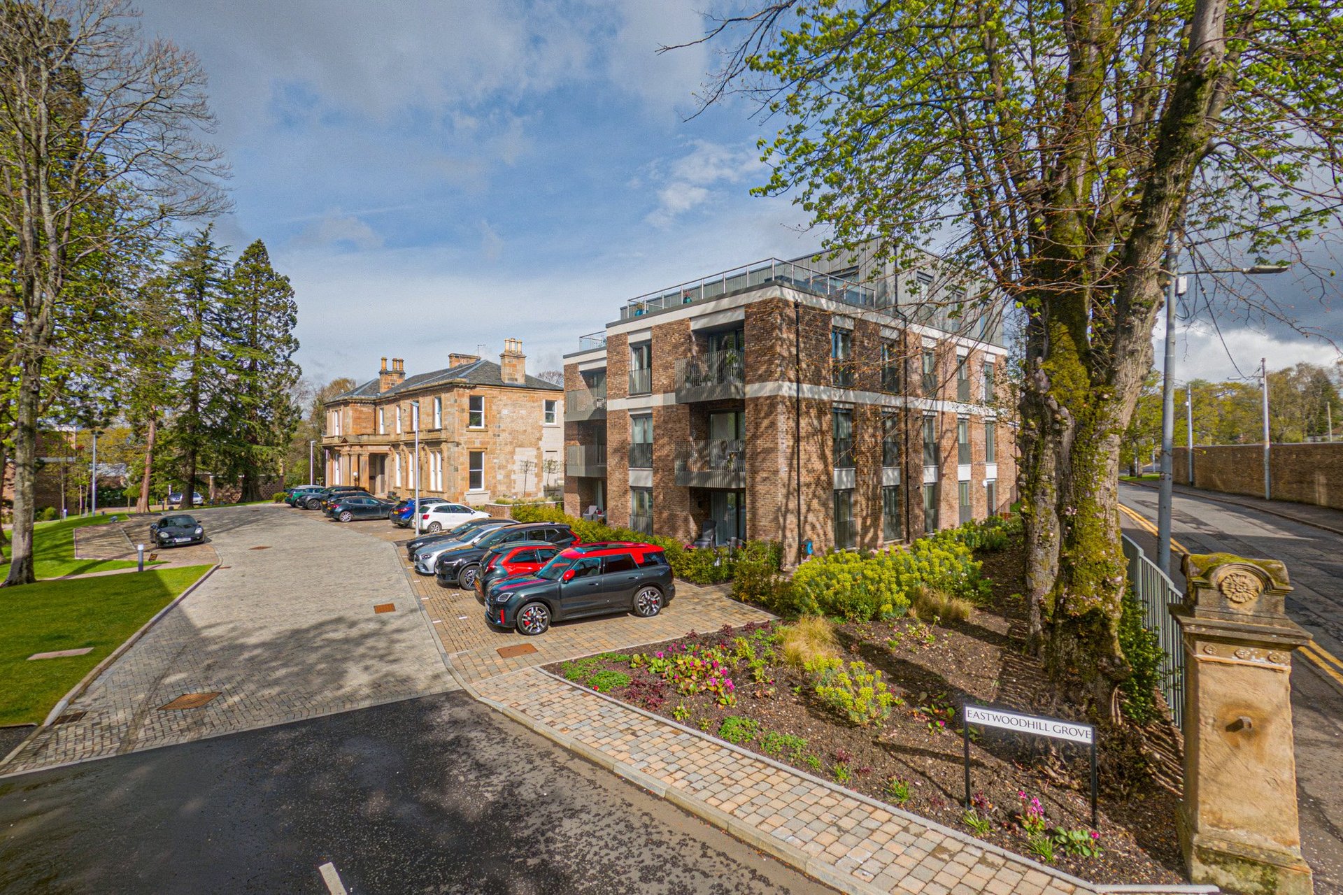 Flat 2/4, 2 Eastwoodhill Grove, Giffnock, Glasgow, East Renfrewshire, G46 6BB - Picture #1