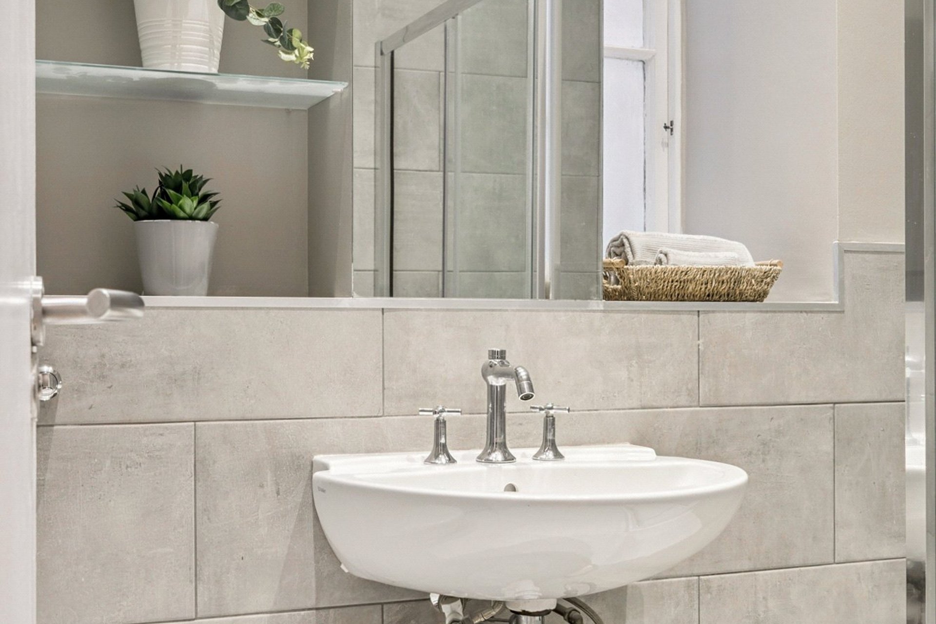 Flat 8 (3/2), 190 West George Street, Glasgow City, G2 2NR - Picture #19