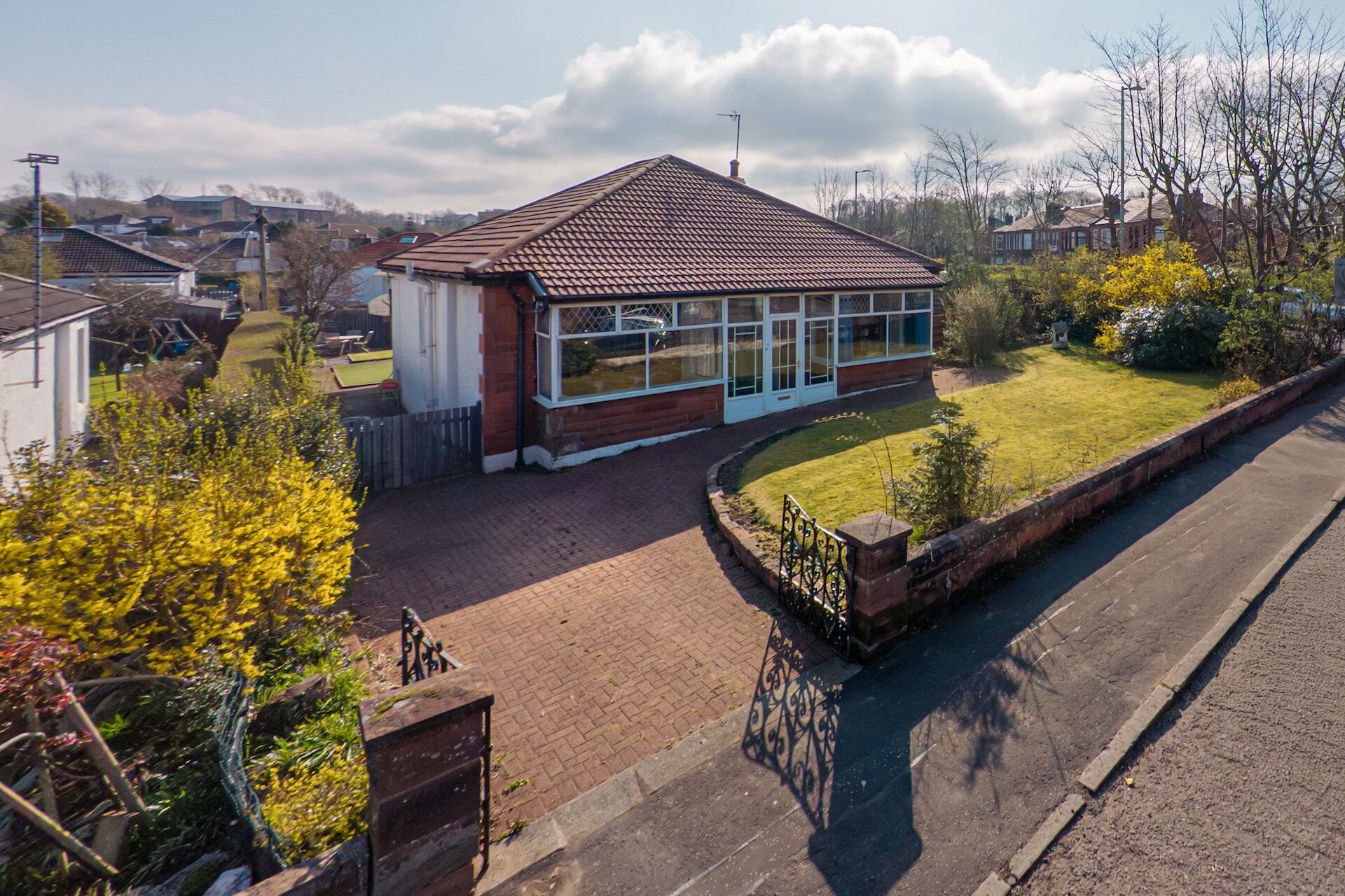 2 Broomley Drive, Giffnock, Glasgow, G46 6PD - Picture #1