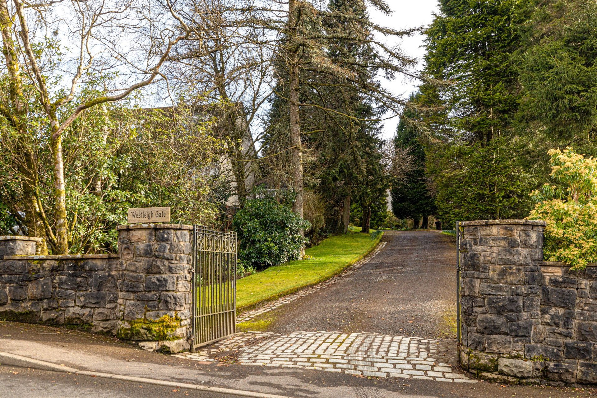 2 Westleigh Gate, Neilston Road, Uplawmoor, Glasgow, G78 4BB - Picture #4