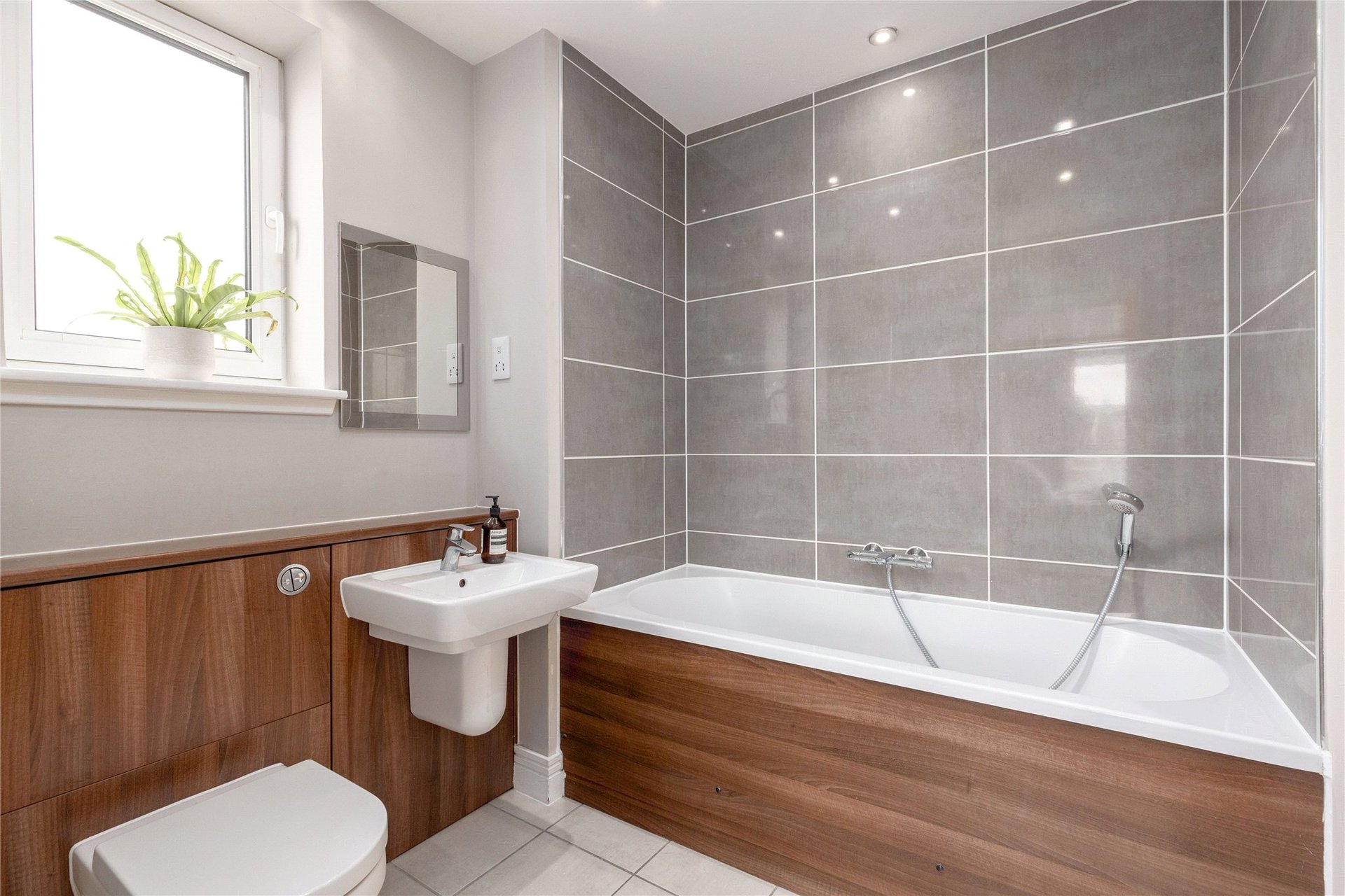 Flat 6, 61 Larkfield Gardens, Edinburgh, EH5 3QB - Picture #23