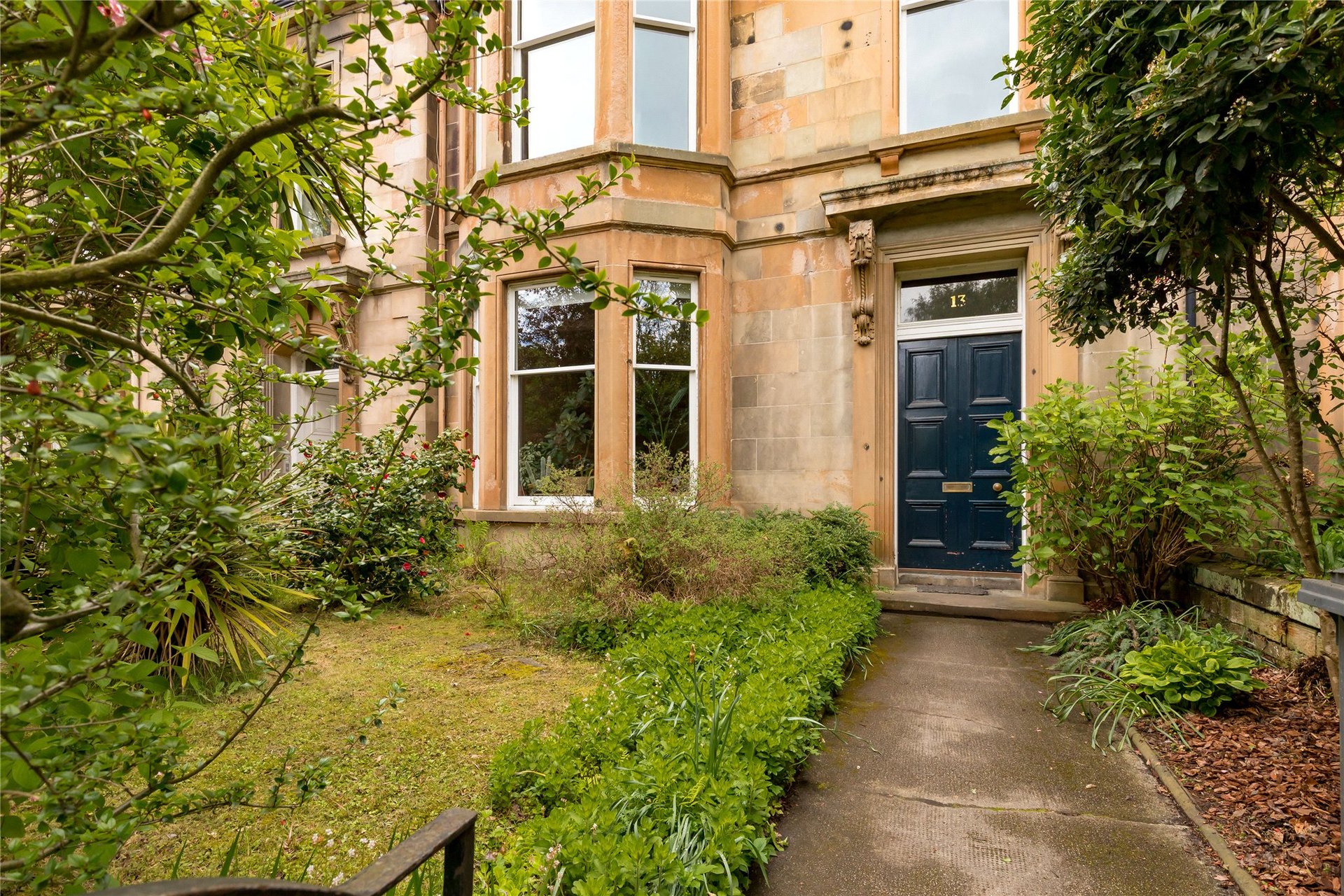 13/2 Strathearn Place, Greenhill, Edinburgh, EH9 2AL - Picture #2