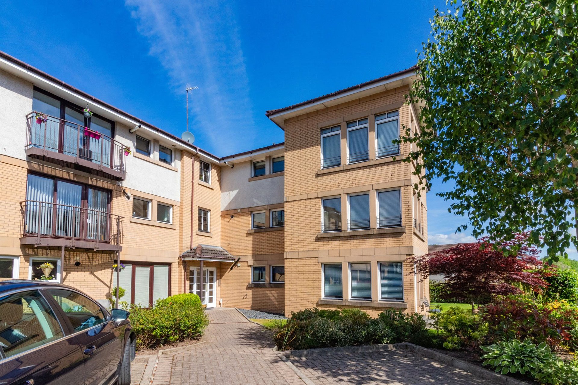 10 Burnmouth Place, Bearsden, G61 3PG - Picture #1