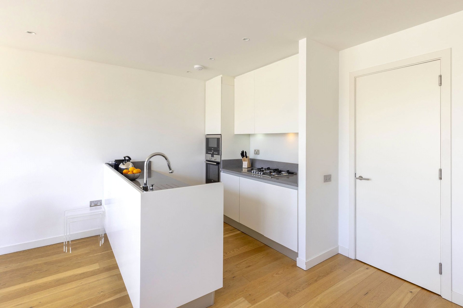 Flat 16, 18 Simpson Loan, Edinburgh, Midlothian, EH3 9GB - Picture #13
