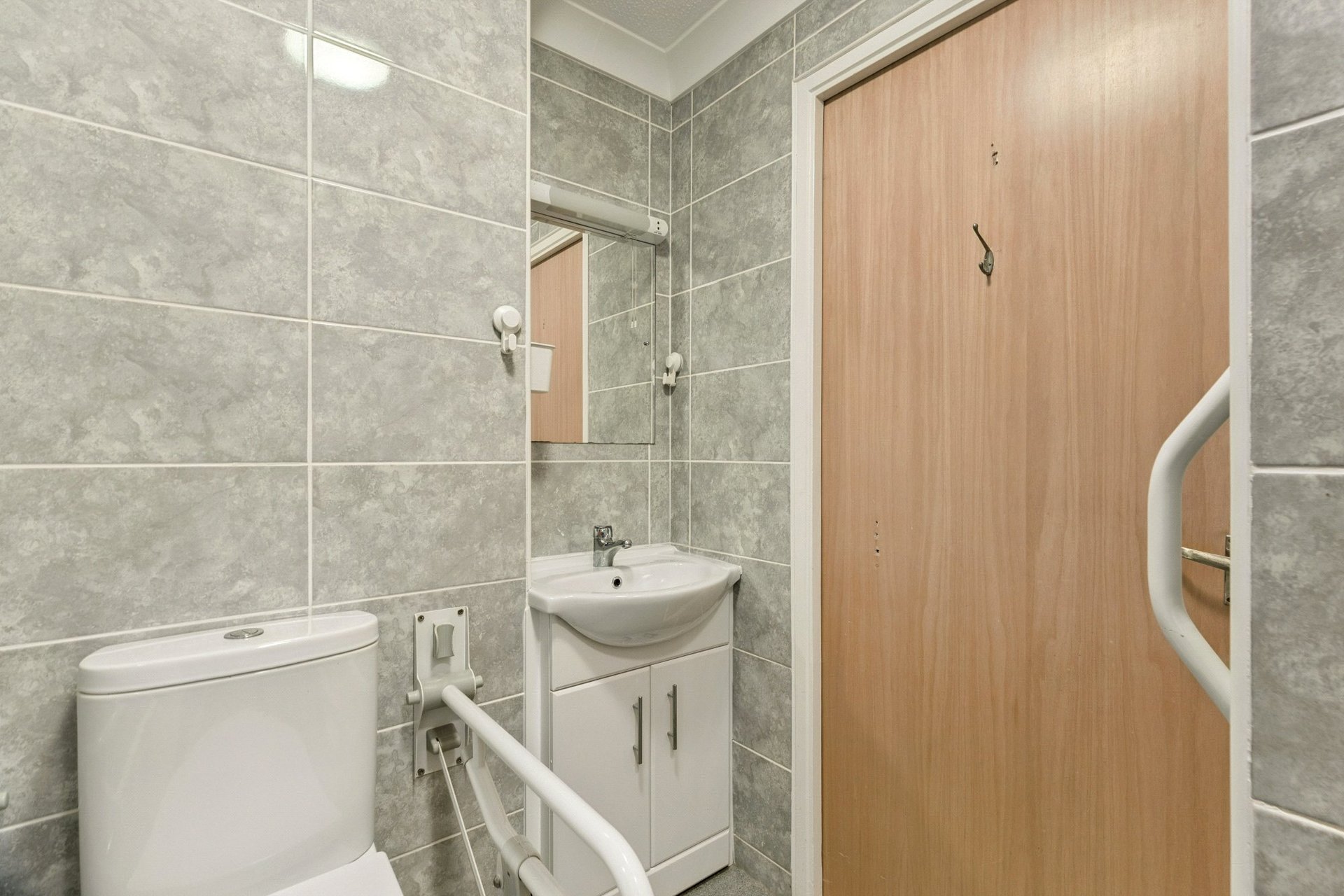 Flat 16, Fairview Court, 46 Main Street, Milngavie, G62 6BU - Picture #14