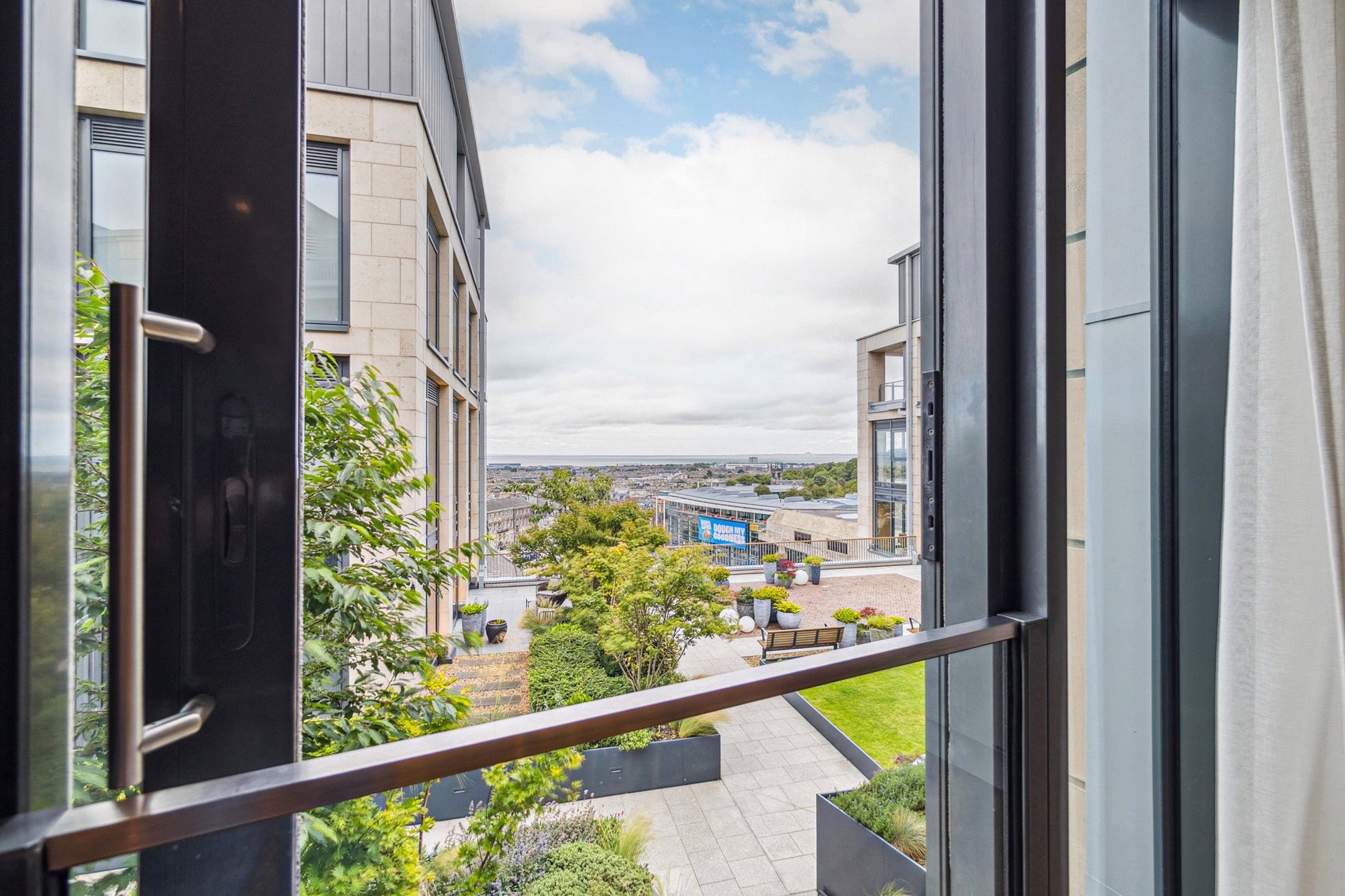 31 (Pavilion A), 1 St James Place, Edinburgh, Midlothian, EH1 3BP - Picture #3
