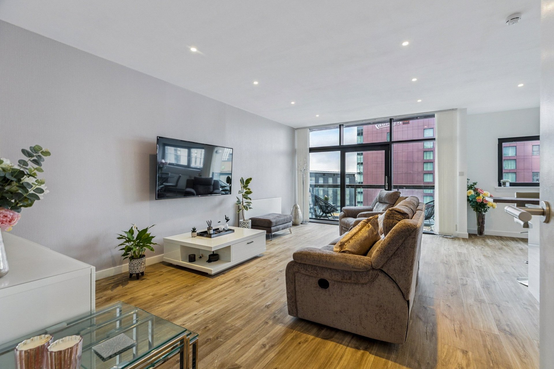 Flat 4/2, Lancefield Quay, 175 Finnieston Street, Finnieston, Glasgow City, G3 8HD - Picture #2