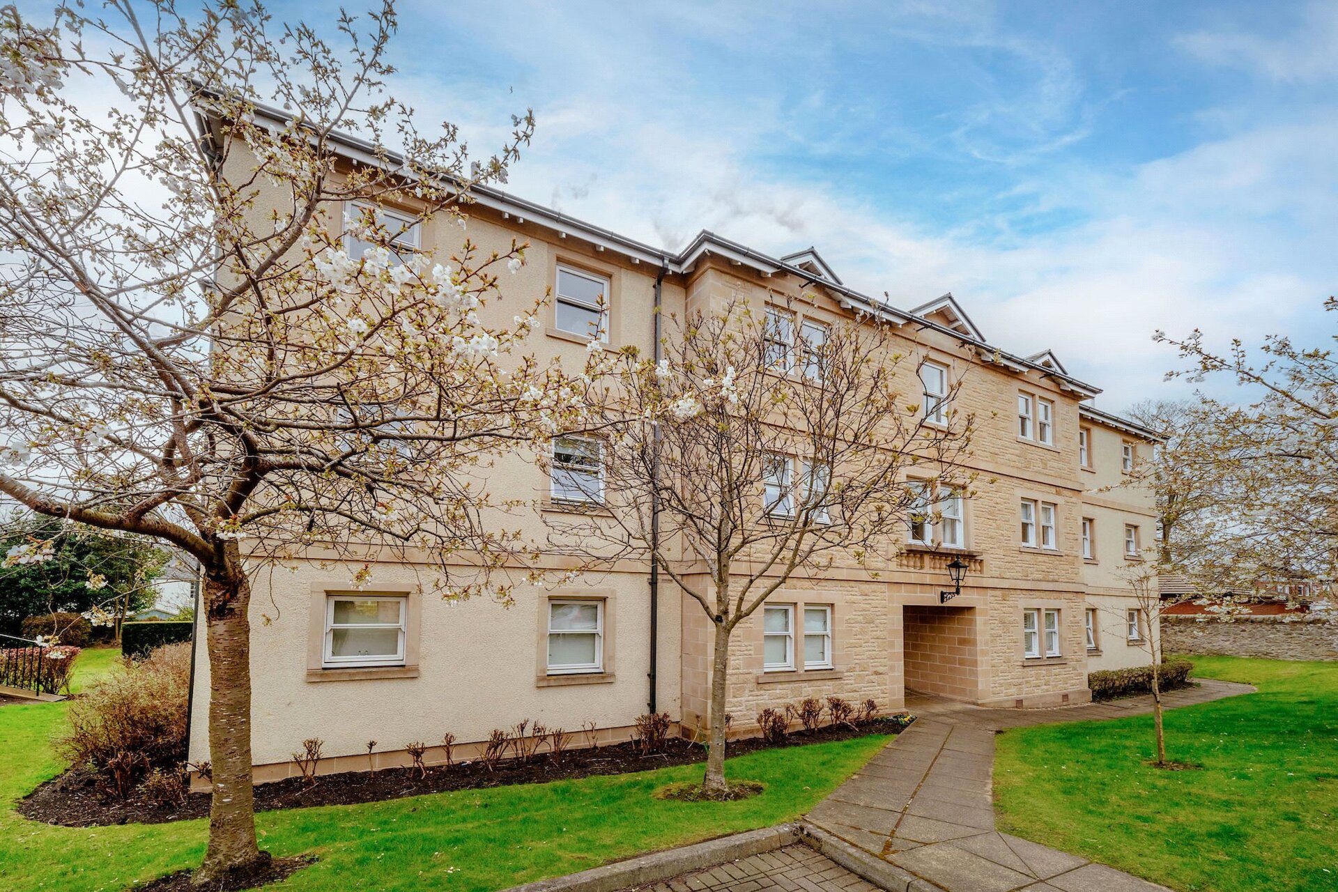 9/7 Trinity Way, Edinburgh, EH5 3PY - Picture #1