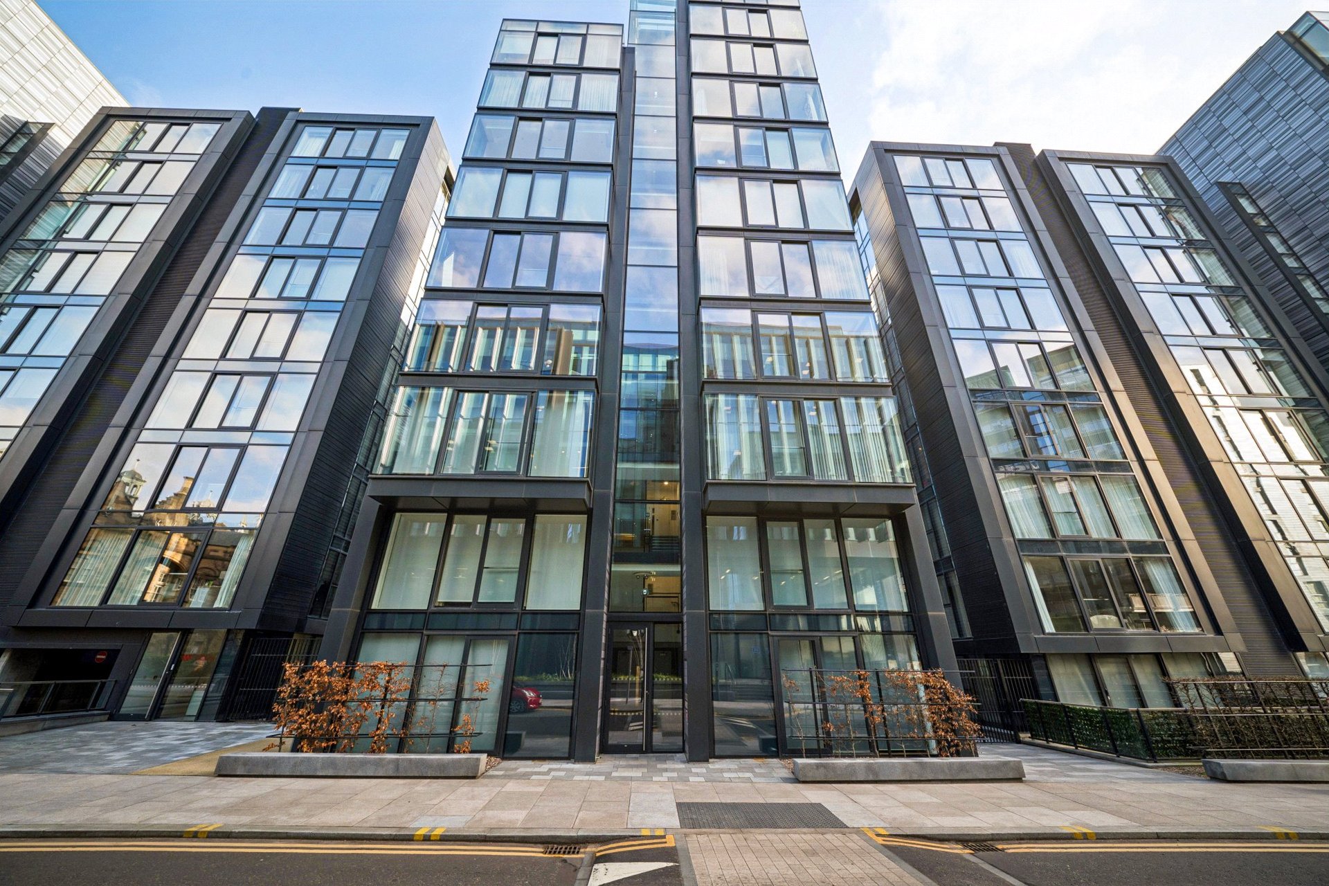 Flat 2, 8 Simpson Loan, Edinburgh, Midlothian, EH3 9GS - Picture #2