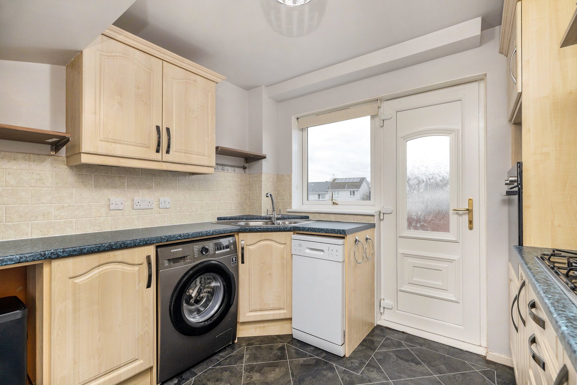 19 Carnock Gardens, Milngavie, G62 7RU - Picture #7