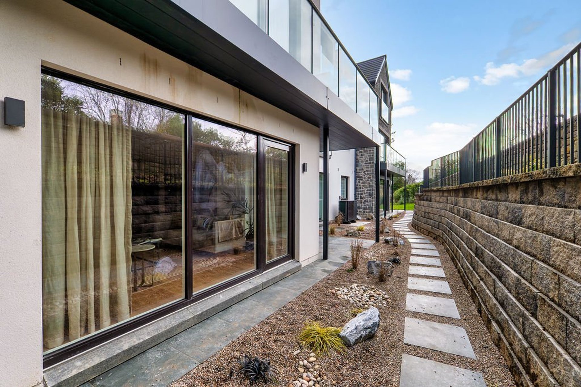 Apt 2, No.9 Barnton Avenue West, Edinburgh, EH4 6DF - Picture #17