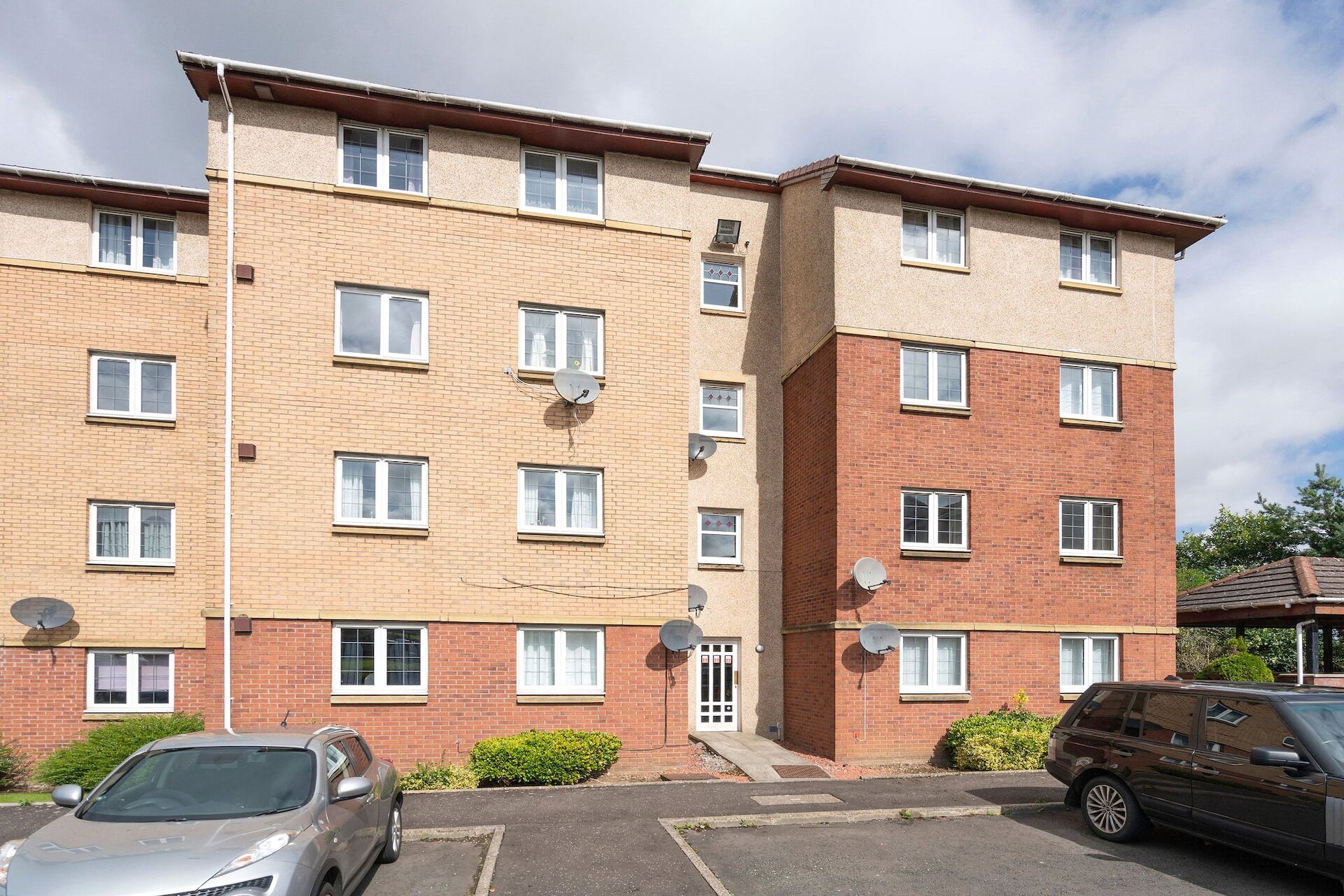 27 Burnvale, Livingston, West Lothian, EH54 6DD - Picture #1
