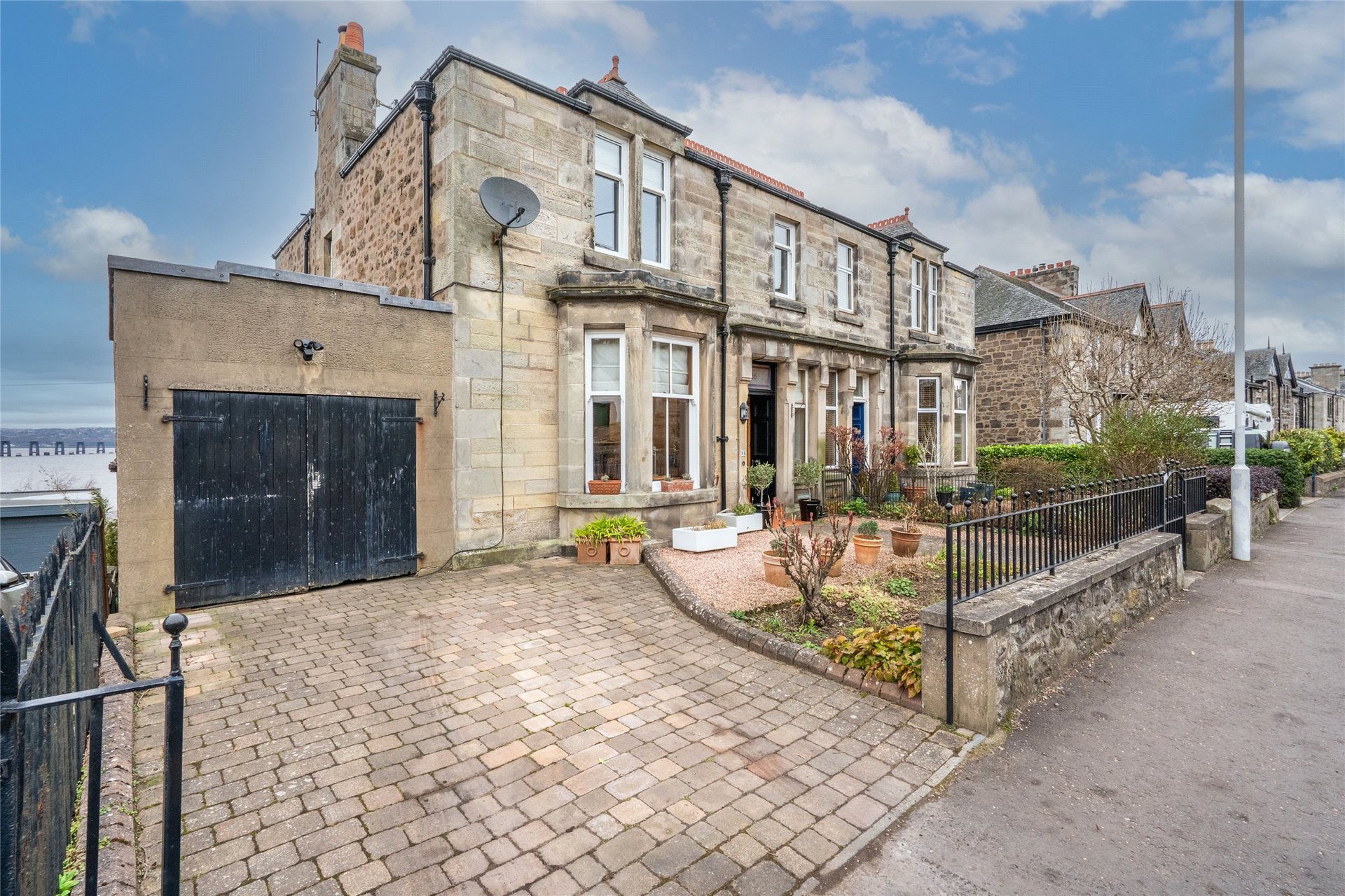 Littlestone, 35 Riverside Road, Wormit, Fife, DD6 8LL - Picture #2