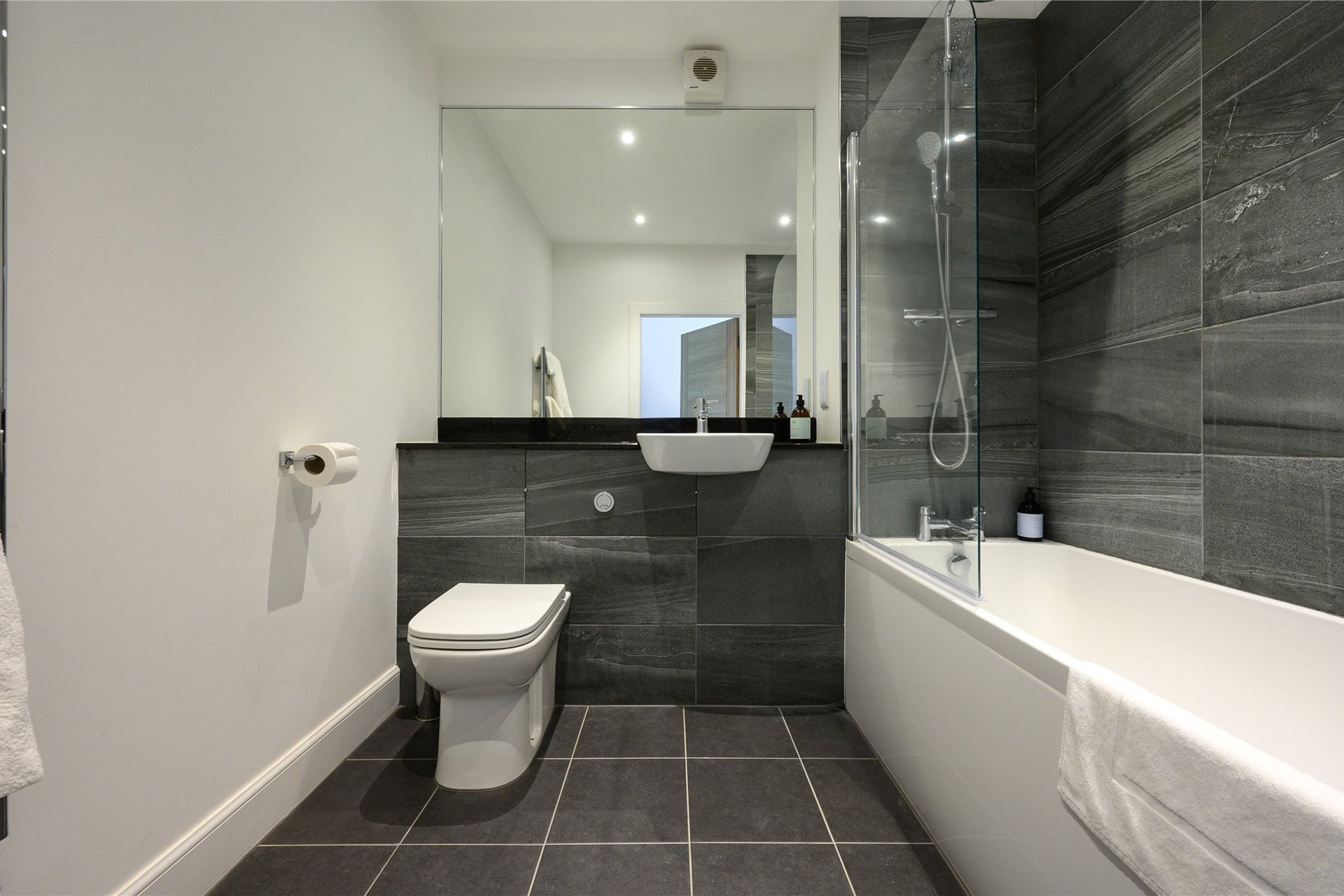 11 Lochview, Taymouth Marina, Kenmore, Perthshire, PH15 2HW - Picture #8