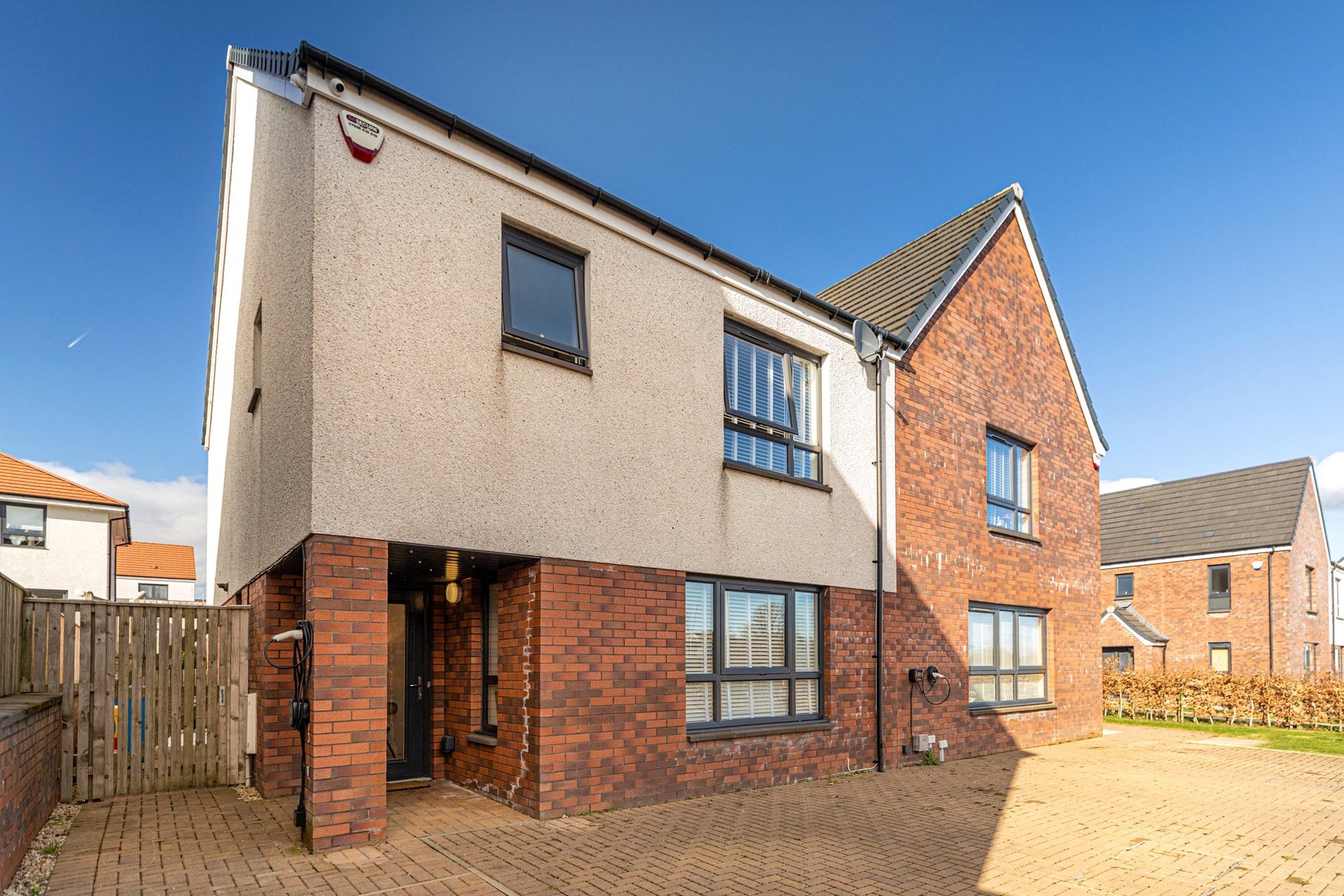 30 Calico Road, Newton Mearns, Glasgow, G77 6GA - Picture #2