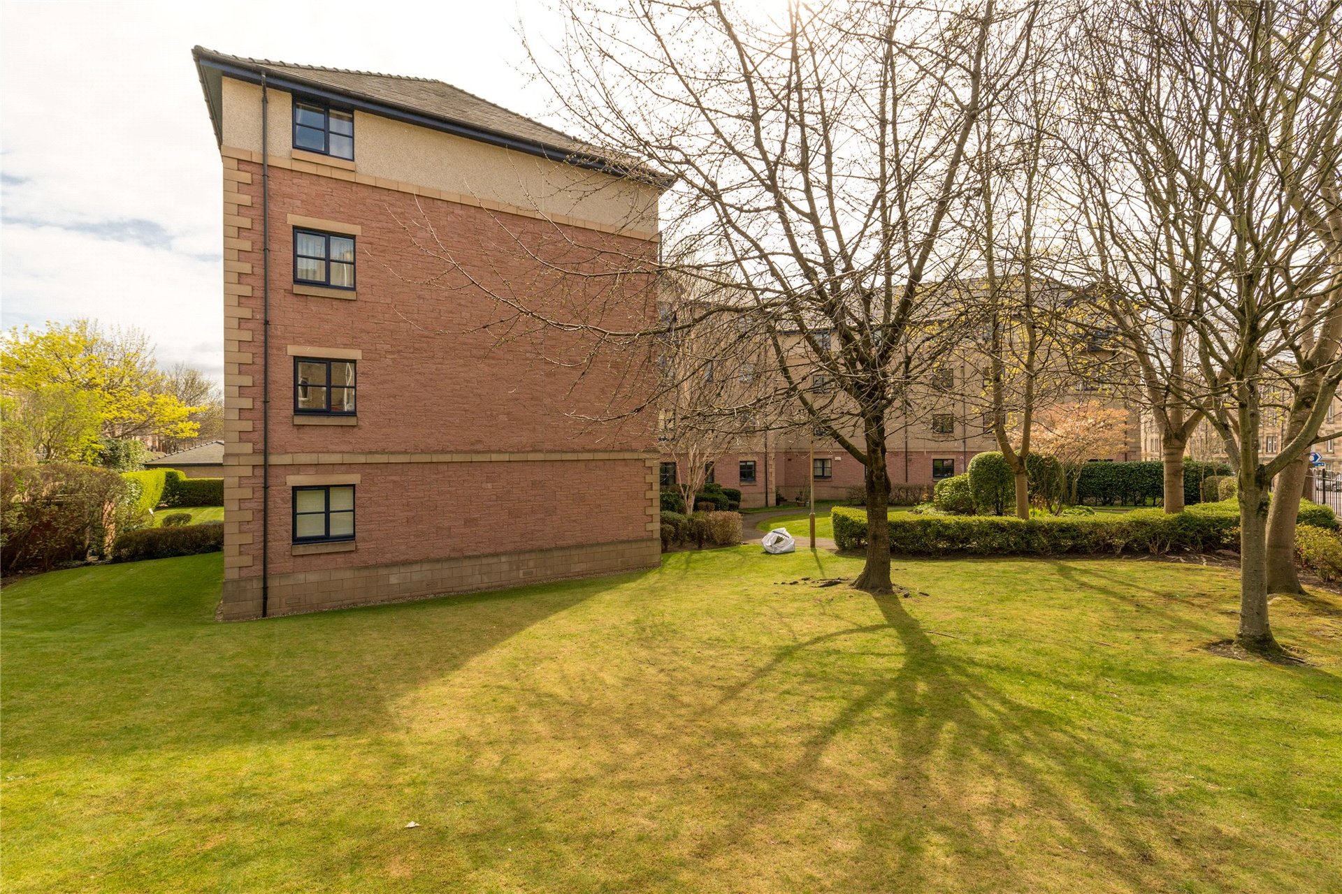 4/5 Russell Gardens, Edinburgh, Midlothian, EH12 5PG - Picture #13