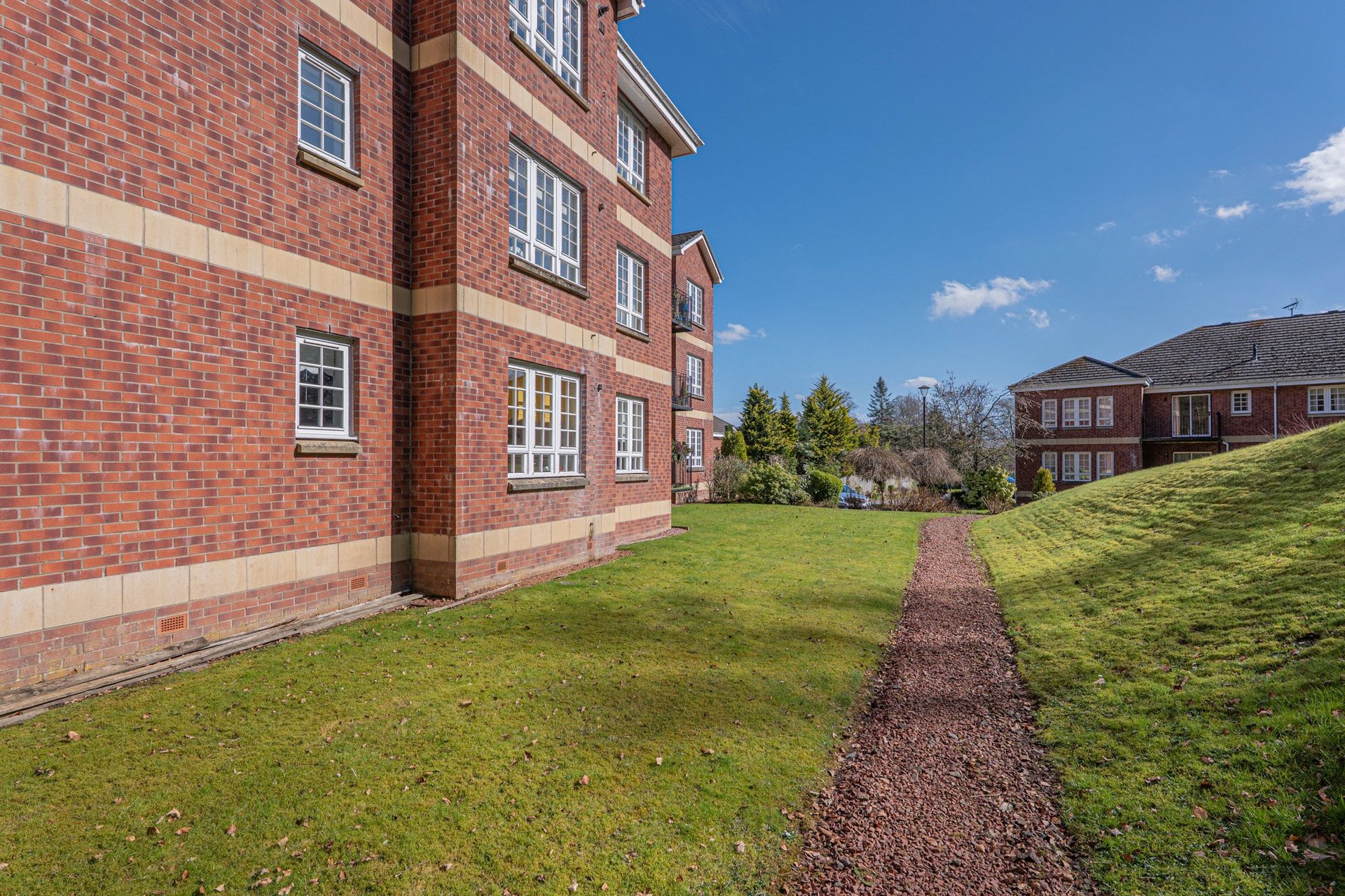 2E Rosemount Court, Newton Mearns, Glasgow, East Renfrewshire, G77 5TY - Picture #23