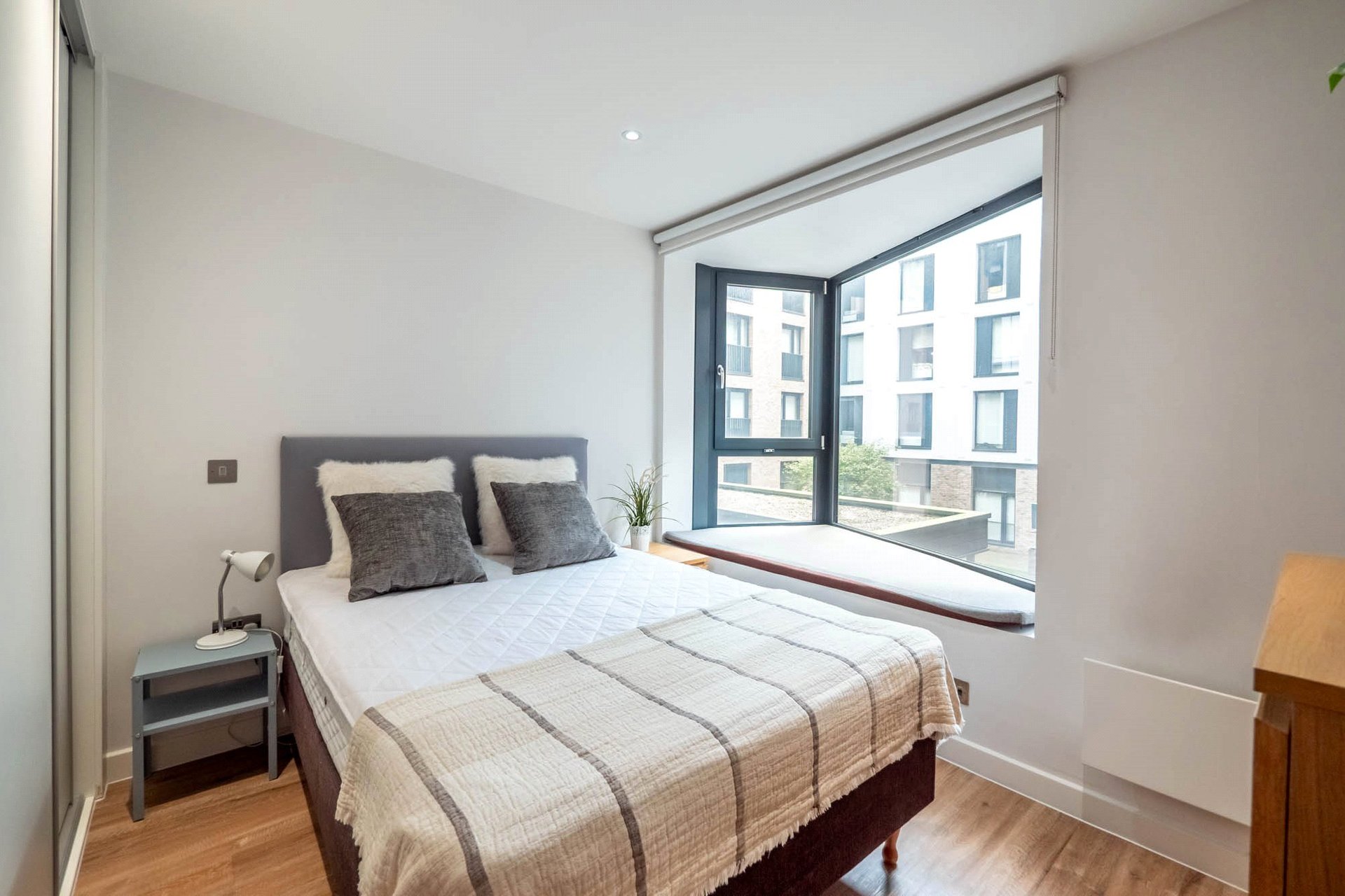 Flat 2, 29 King's Stables Road, Edinburgh, Midlothian, EH1 2AP - Picture #6
