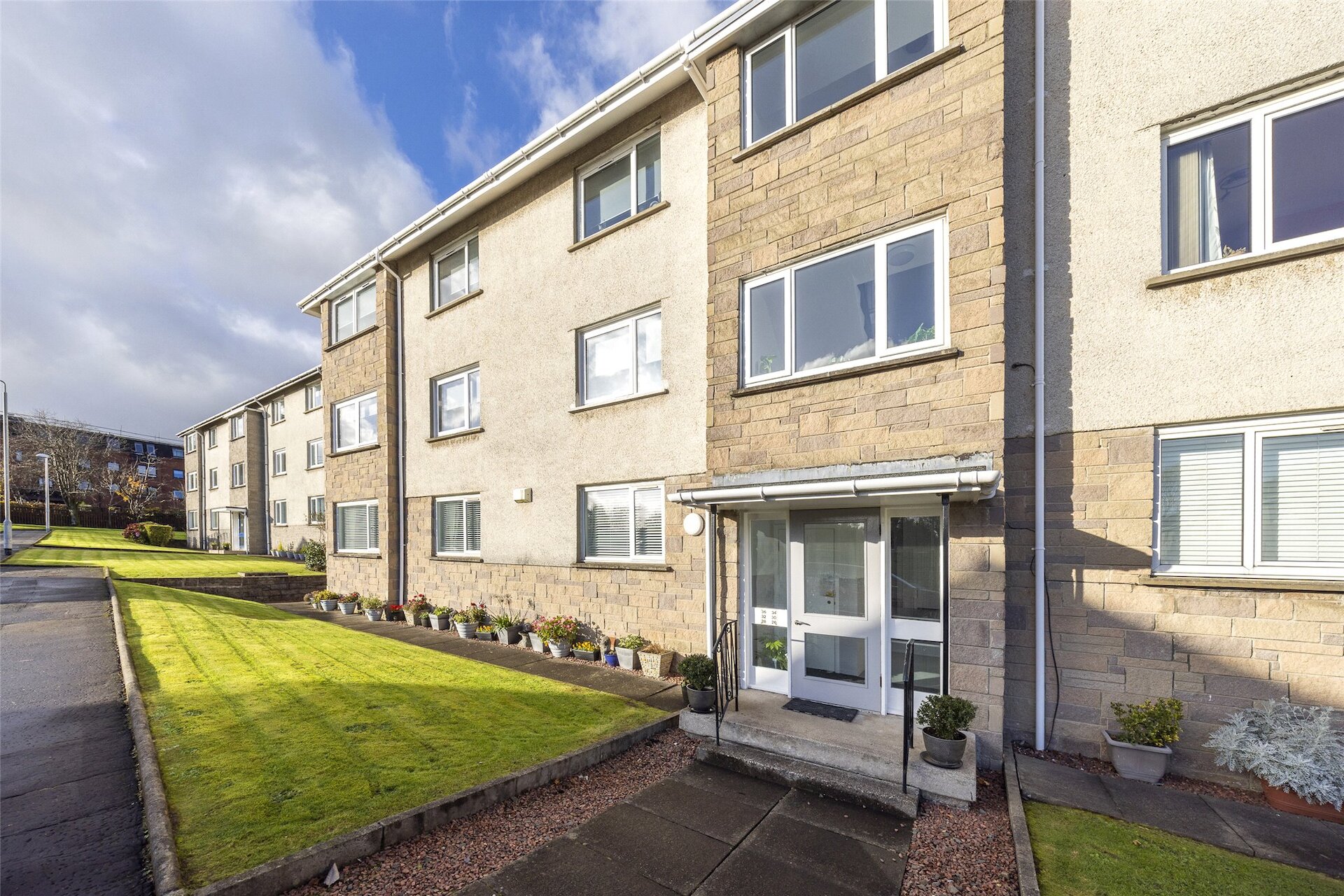 30 Queens Court, Milngavie, G62 6QA - Picture #1