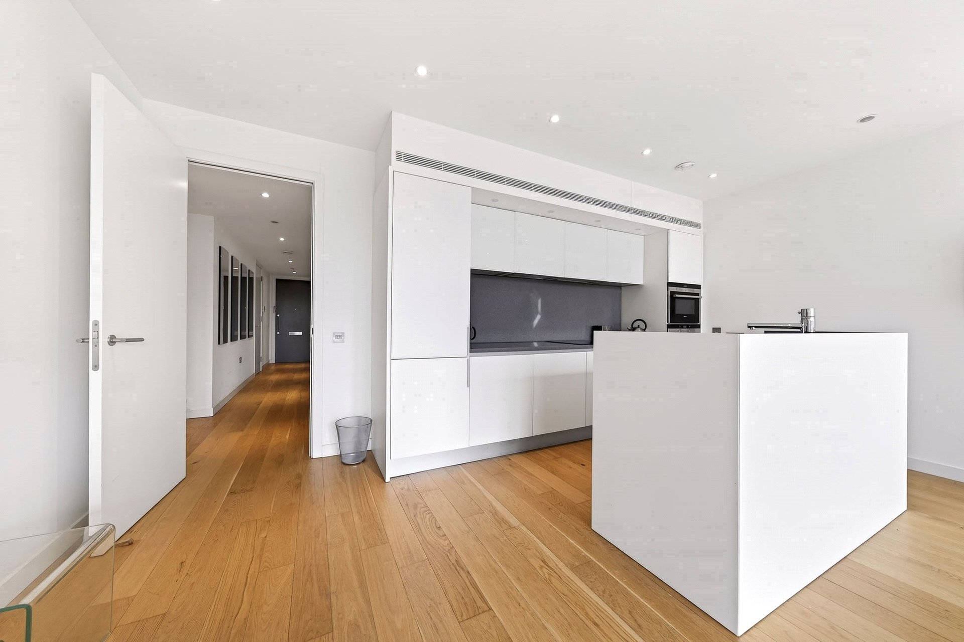 Flat 5, 12 Simpson Loan, Edinburgh, EH3 9GP - Picture #10