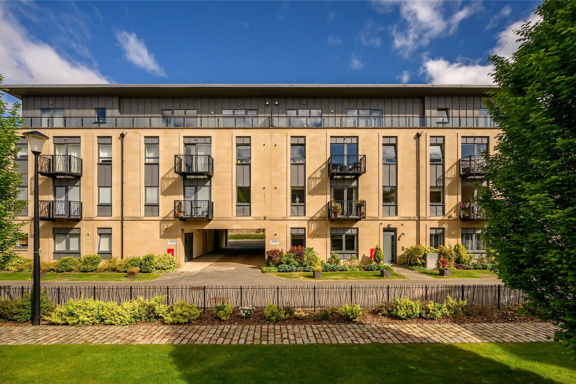 62/2 Larkfield Gardens, Edinburgh, EH5 3QB - Picture #1