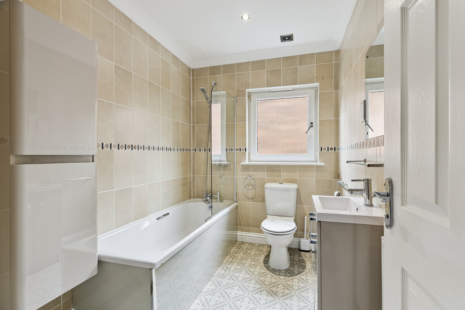 28 Deaconsbrook Road, Thornliebank, G46 7UX - Picture #30