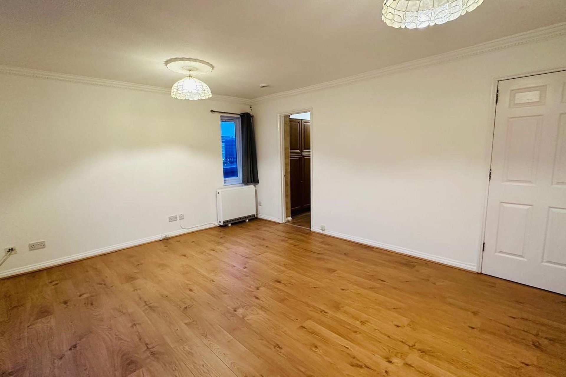 Flat 17 (Top), 12 Riverview Place, Waterfront, G5 8EH - Picture #5