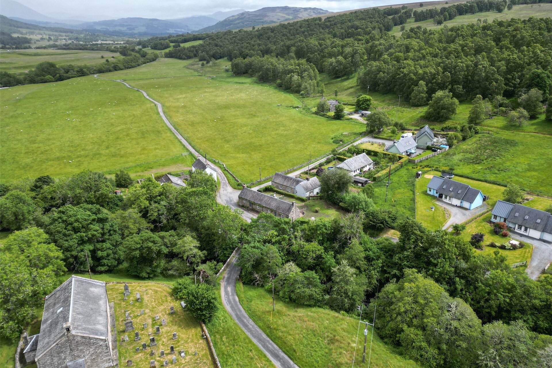 Old Struan Cottages, Calvine, Pitlochry, Perth and Kinross, PH18 5UB - Picture #1