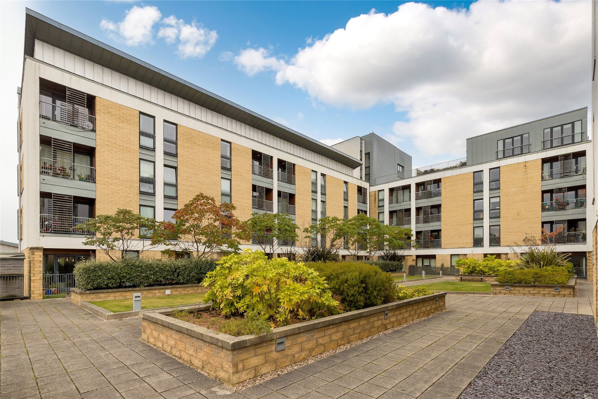 Flat 4, 8 Kimmerghame Place, Edinburgh, EH4 2GE - Picture #1